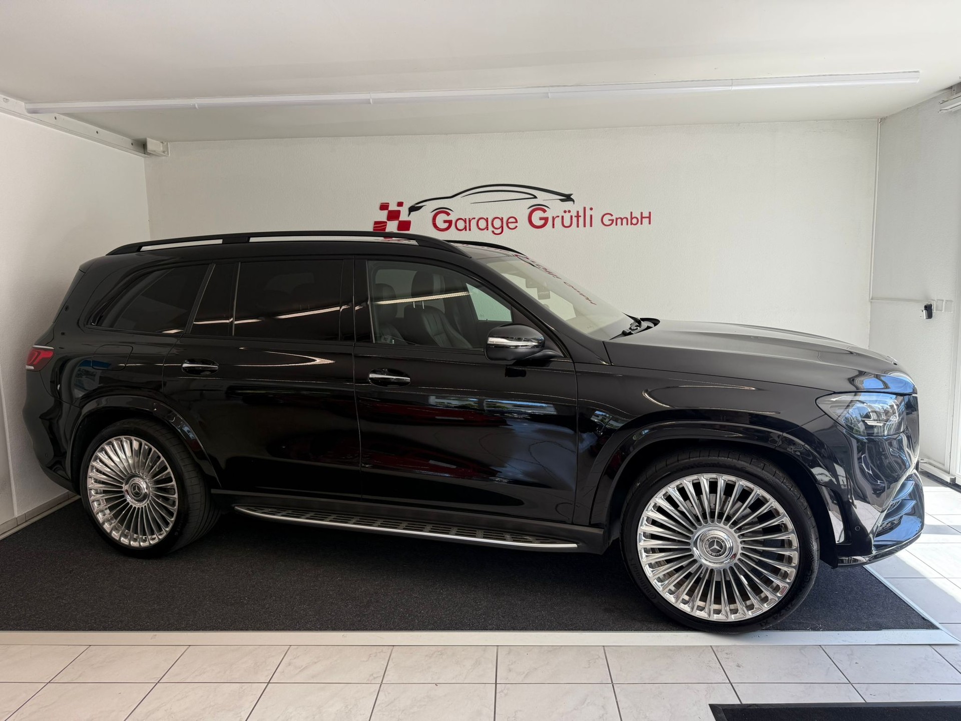 MERCEDES-BENZ GLS 400 d 4Matic AMG Line 9G-Tronic-showroom-element-1