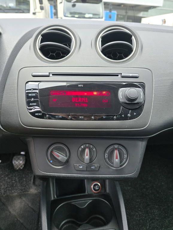 SEAT Ibiza 1.2 TSI Sport-image-10