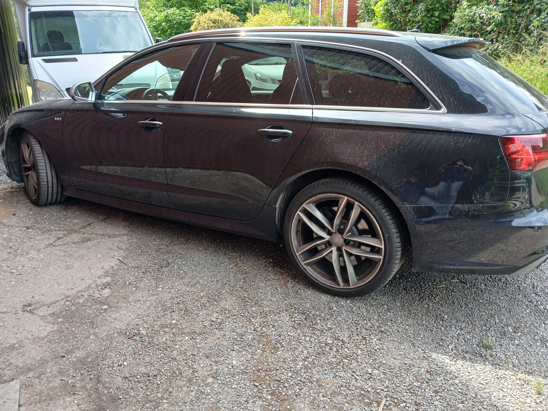 AUDI S6 Avant 4.0 TFSI V8 quattro S-tronic-image-2