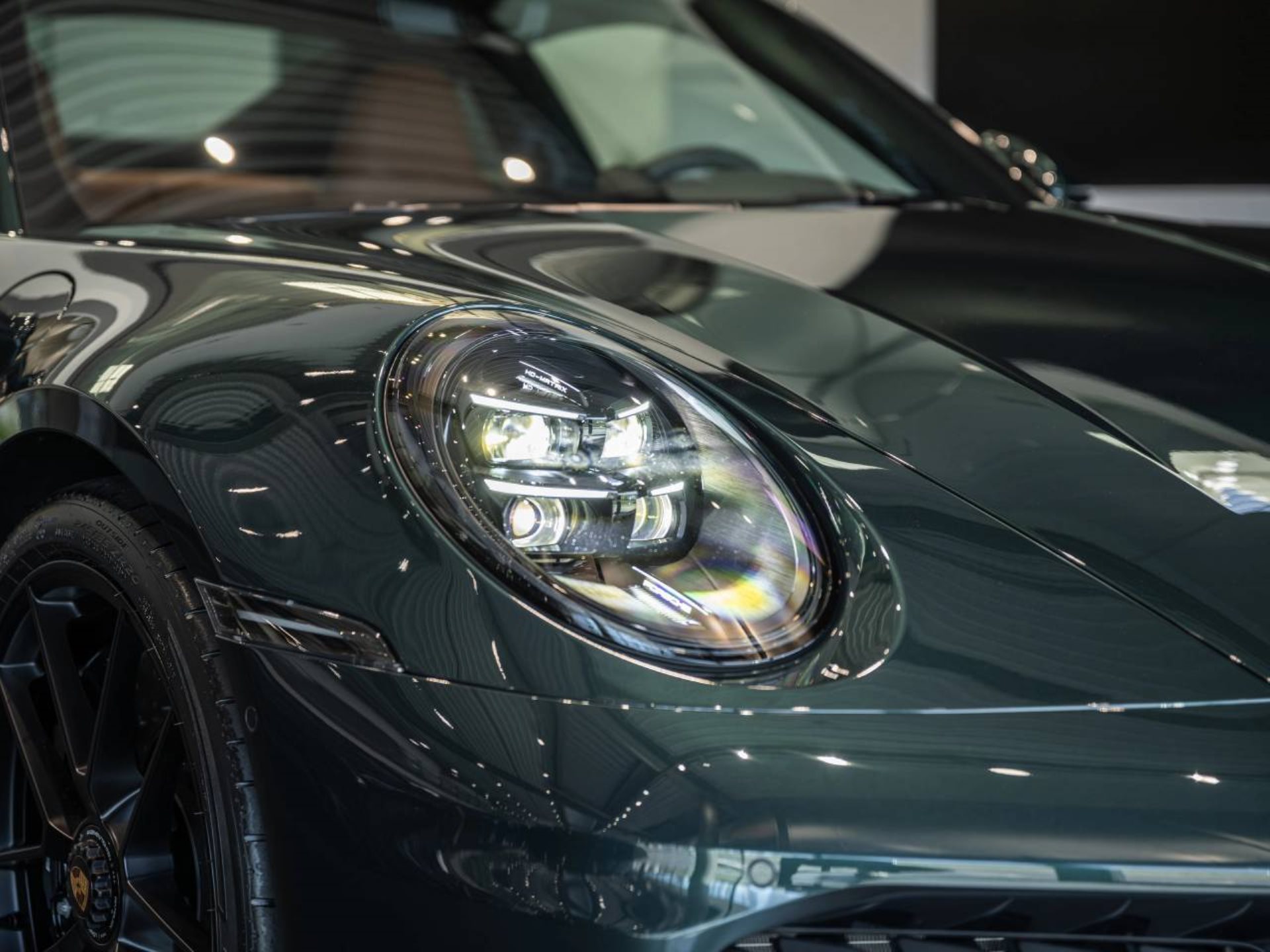 PORSCHE 911 Carrera 4 GTS-image-21