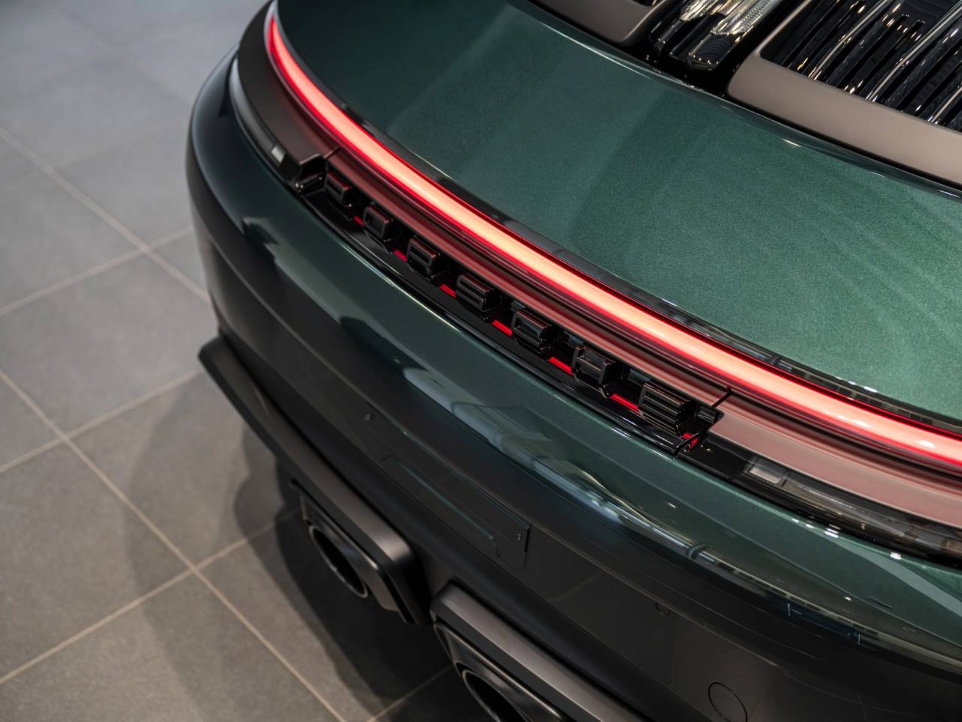 PORSCHE 911 Carrera 4 GTS-image-25