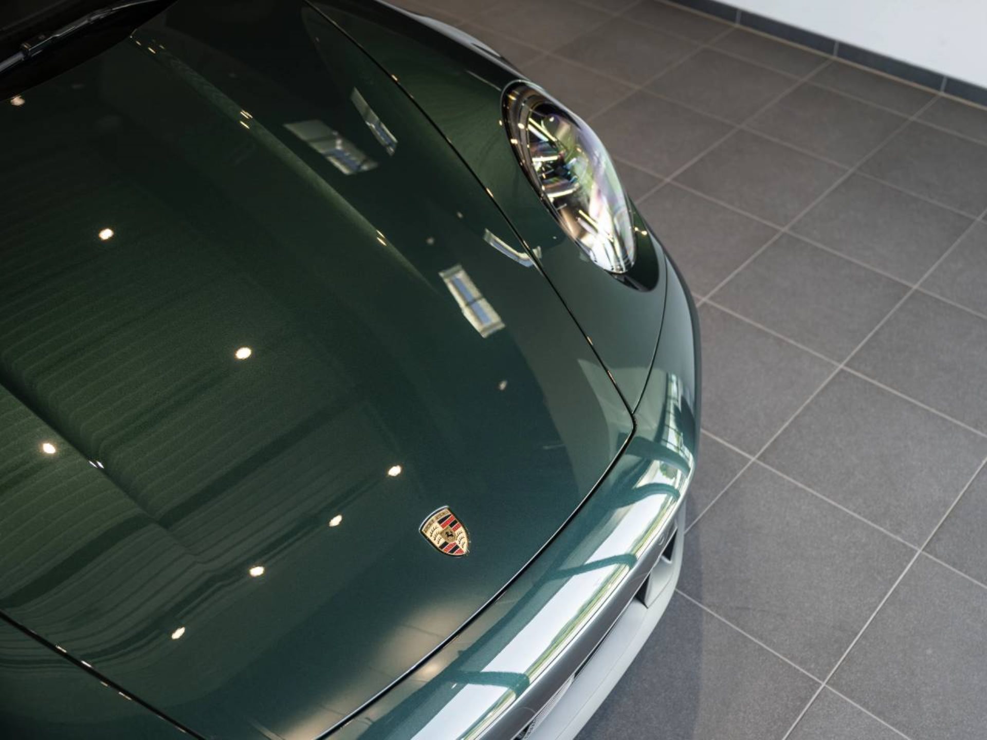 PORSCHE 911 Carrera 4 GTS-image-23