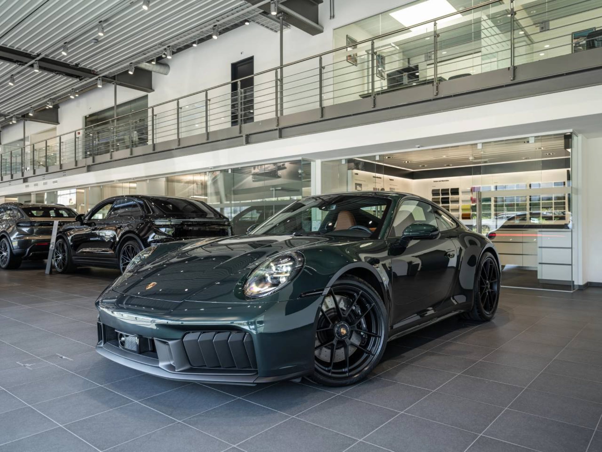 PORSCHE 911 Carrera 4 GTS-image-7
