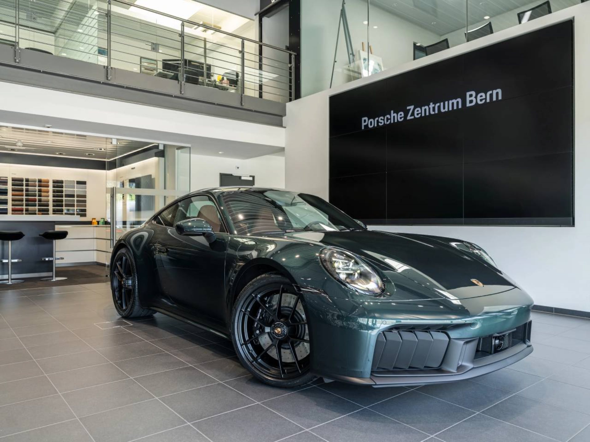 PORSCHE 911 Carrera 4 GTS