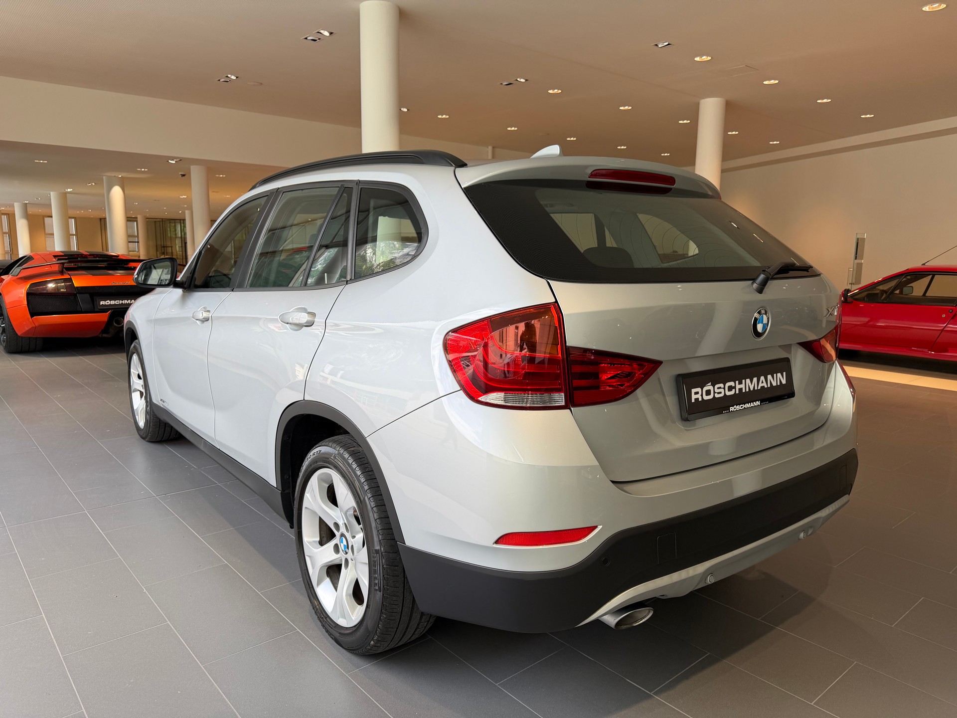 BMW X1 xDrive 18d Steptronic-showroom-element-3