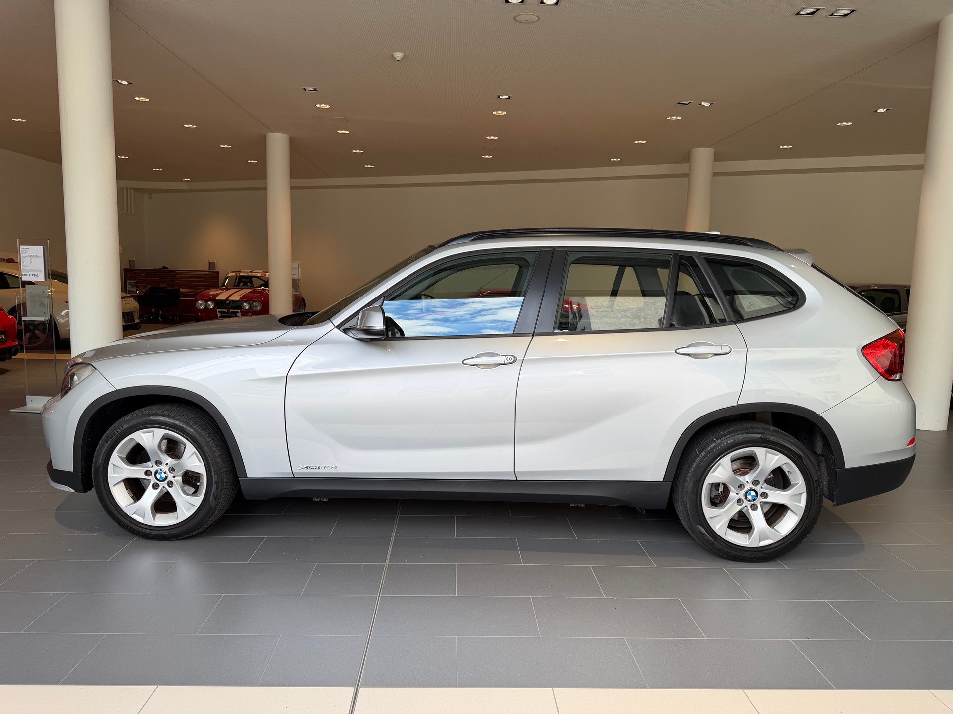 BMW X1 xDrive 18d Steptronic-showroom-element-2