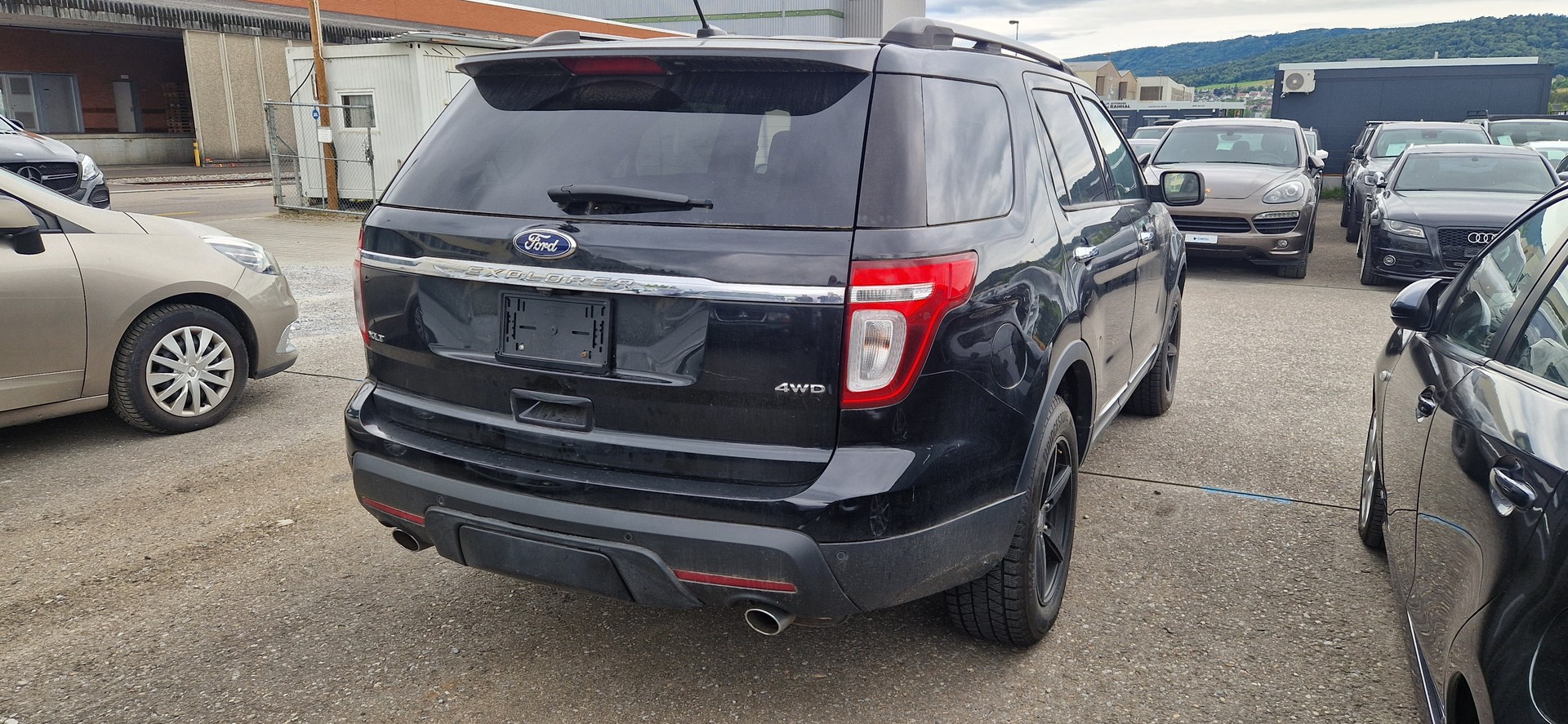 FORD EXPLORER-image-3