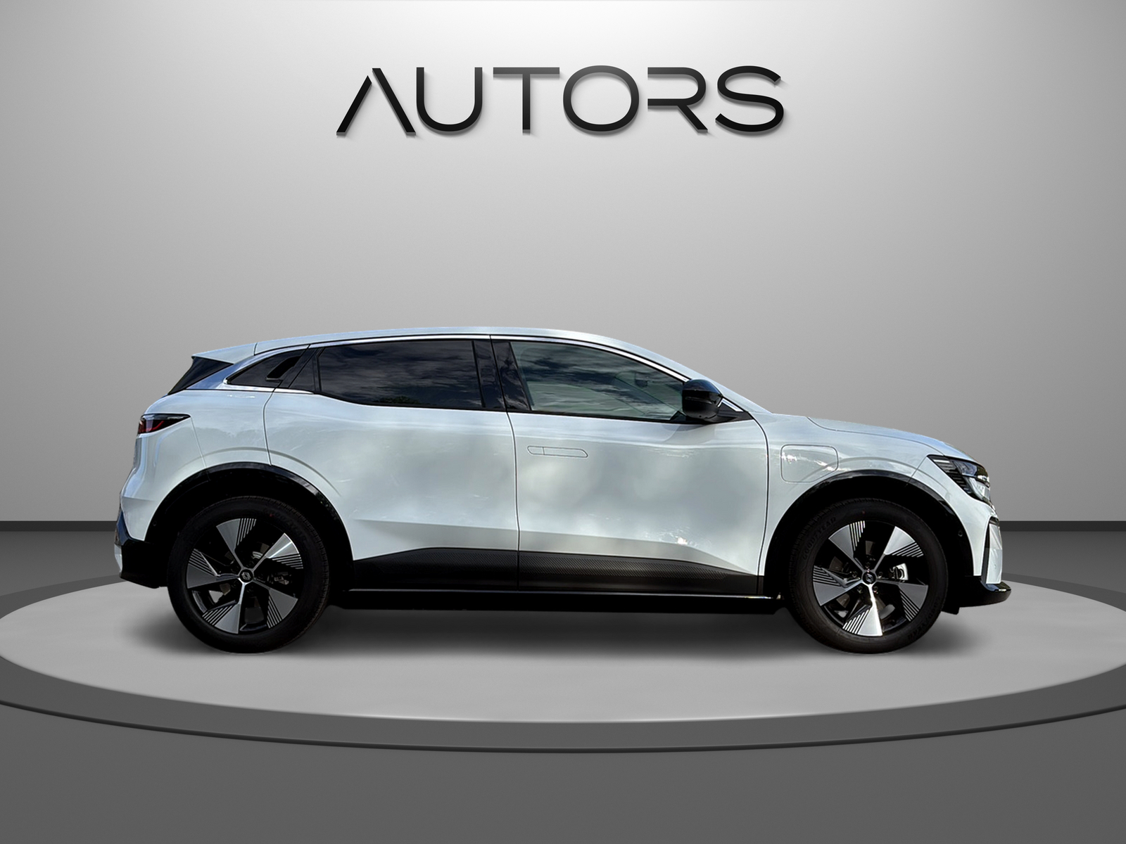 RENAULT Mégane E-TECH EV60 Techno-showroom-element-2