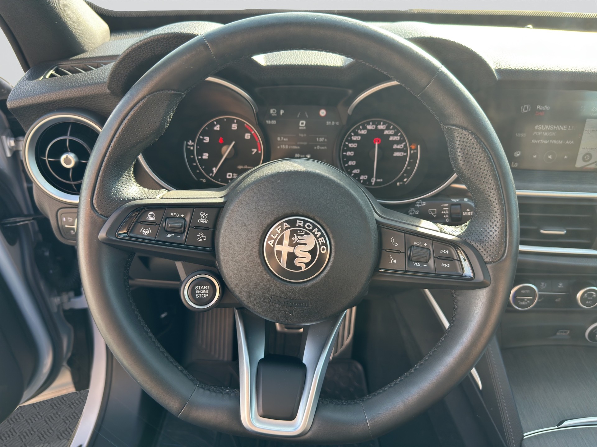 ALFA ROMEO Stelvio 2.0 TI 20 Zoll Sky Q4-image-10