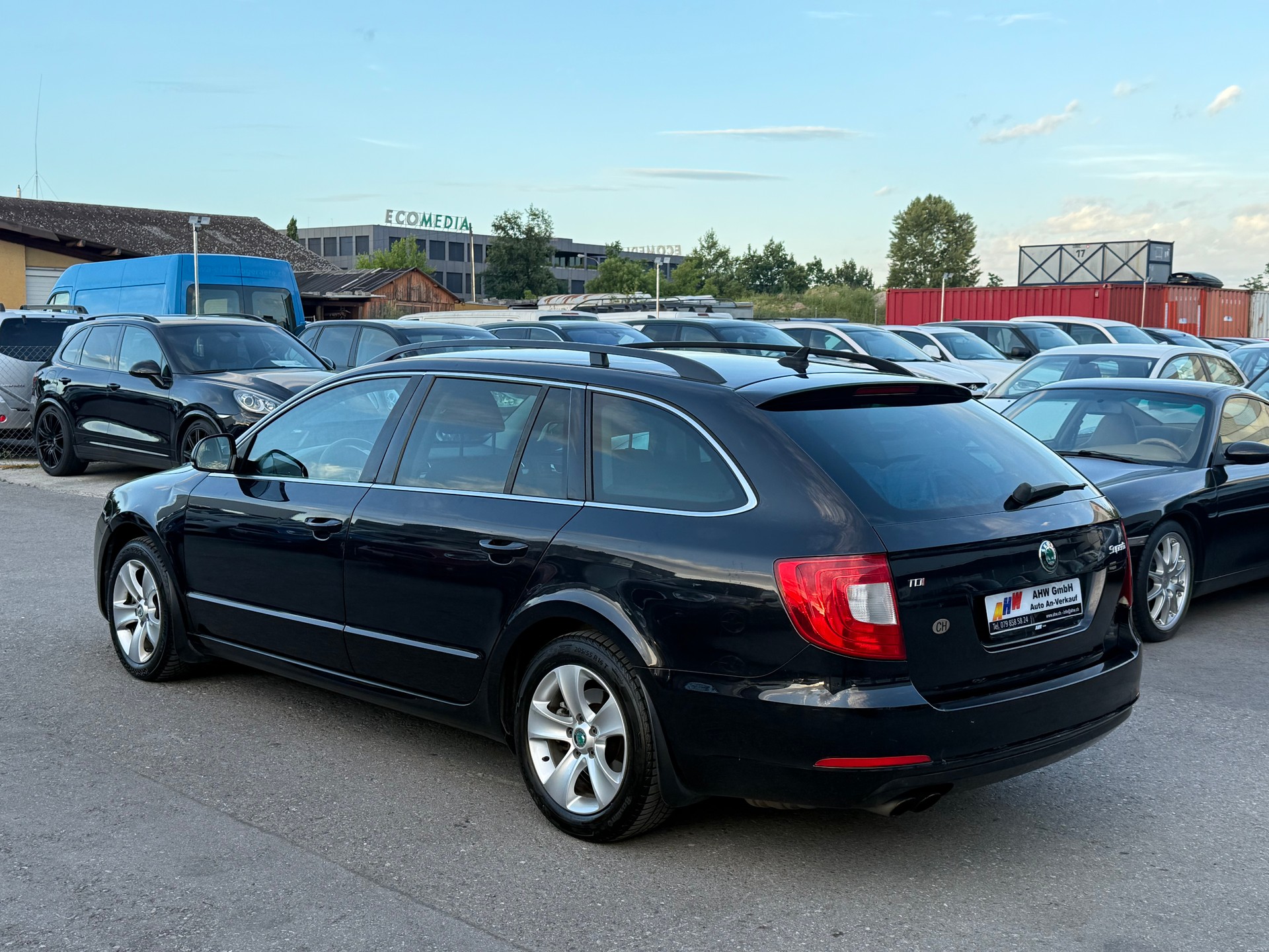 SKODA Superb Combi 2.0 TDi Ambition DSG / Frisch ab MFK / Zahnriemen ersetzt / Navi / Sitzheizung / 8-fach Alu-image-5