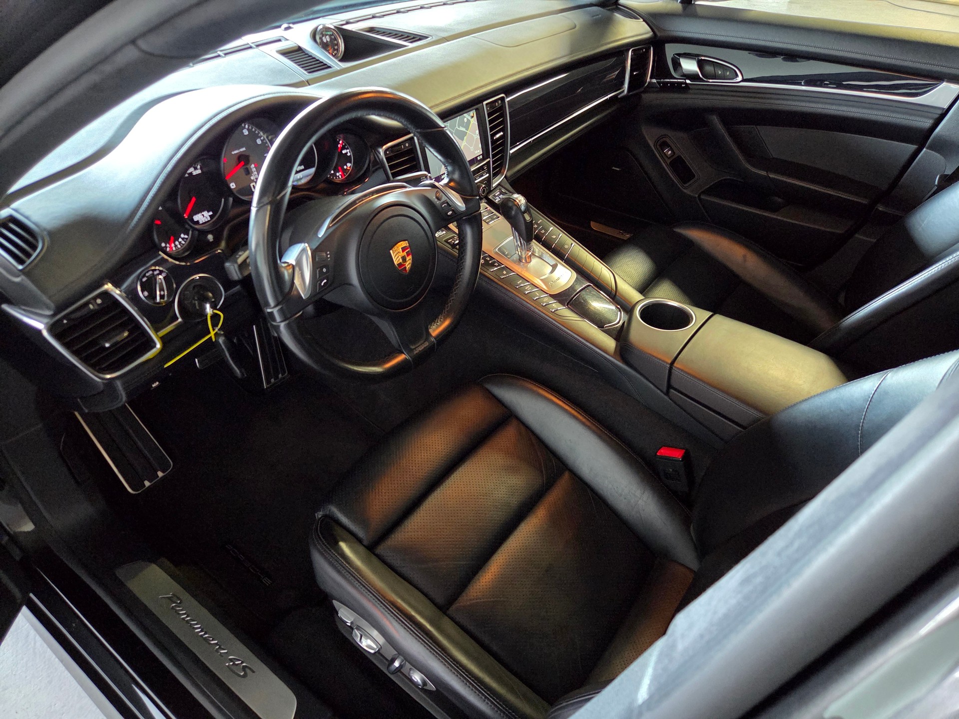 PORSCHE Panamera 3.0 V6 4S PDK-showroom-element-3