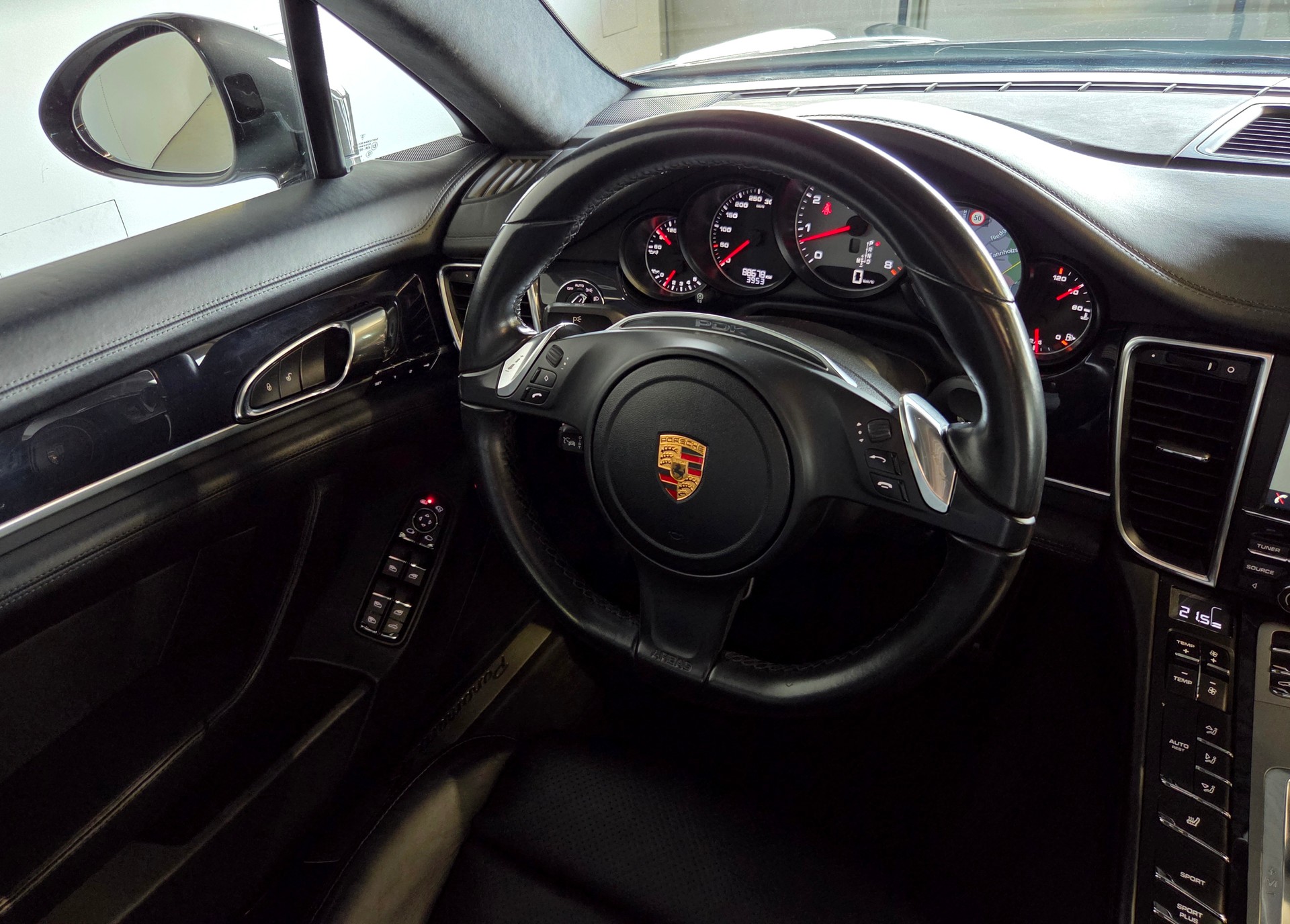 PORSCHE Panamera 3.0 V6 4S PDK-image-16