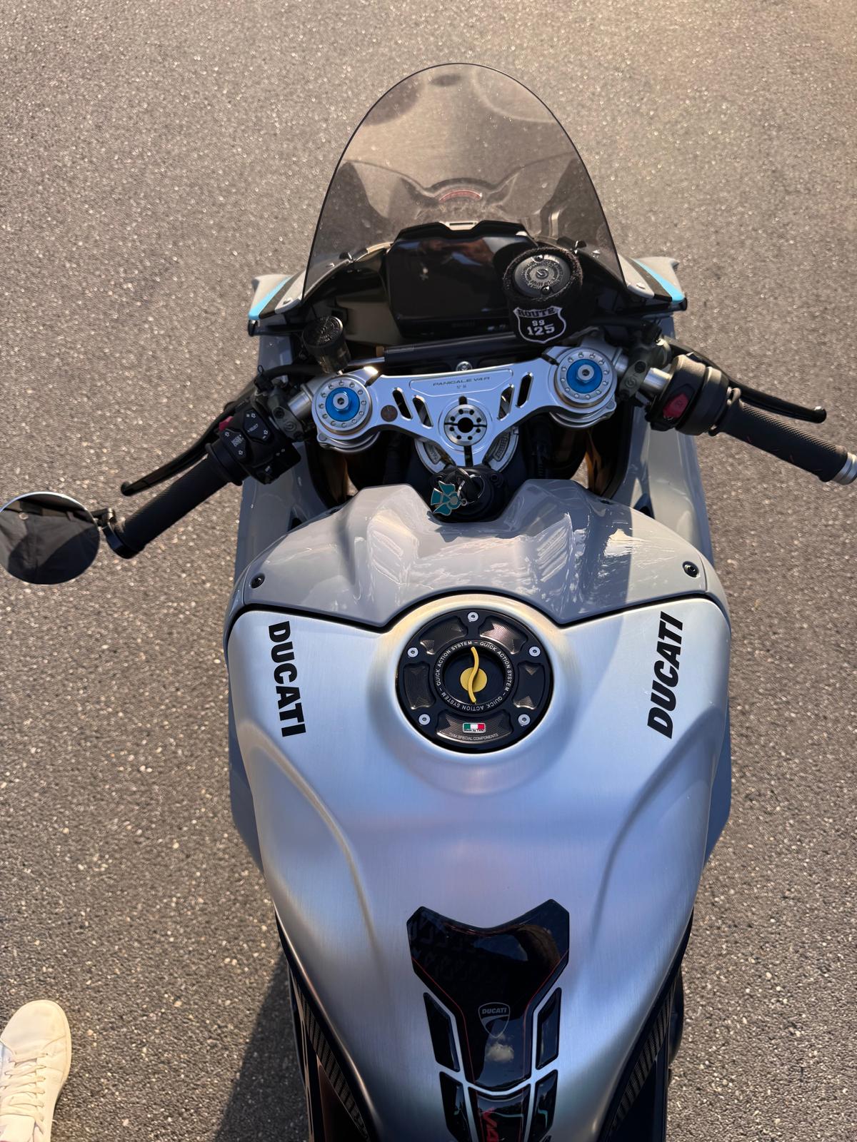 DUCATI Panigale V4 R-image-1