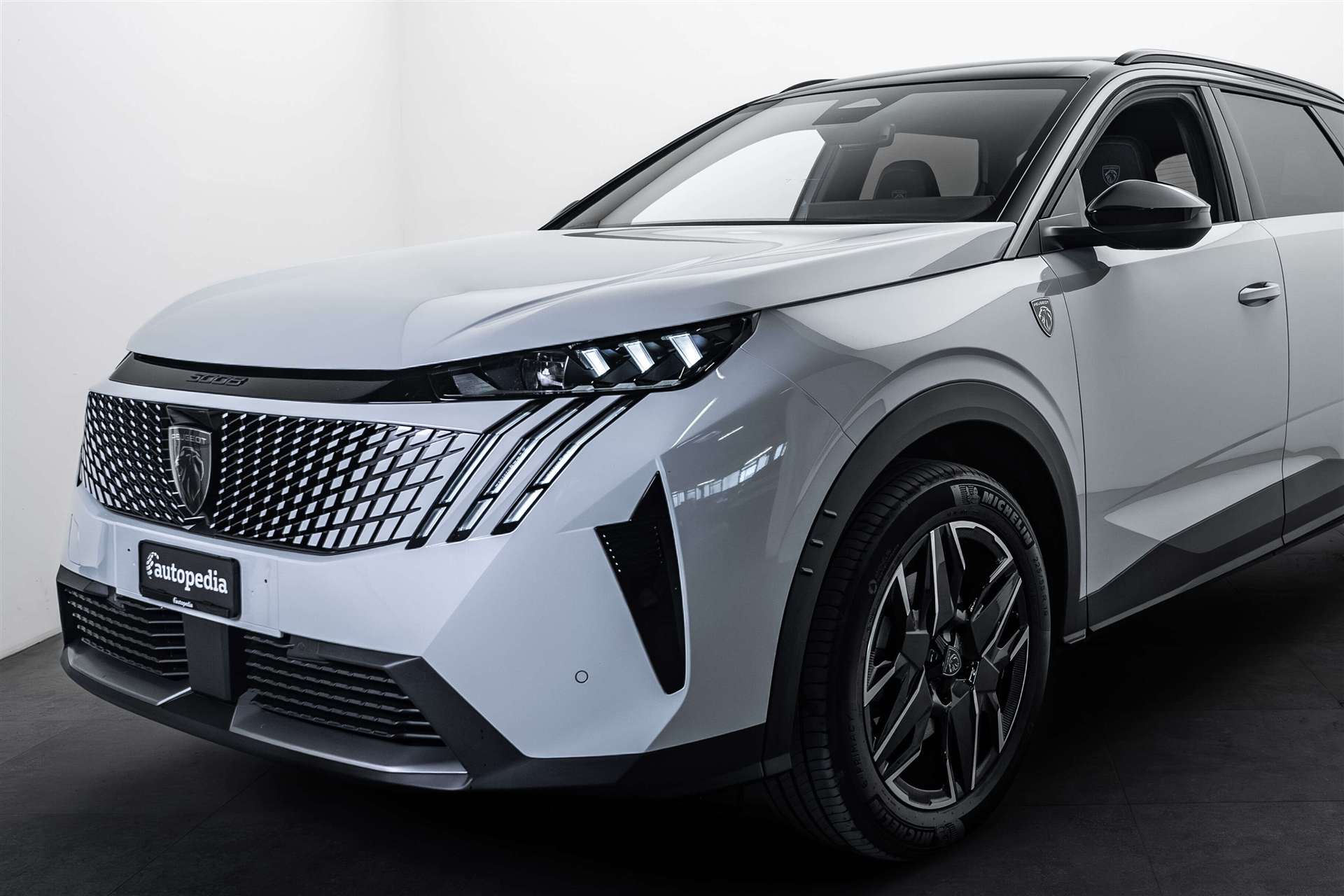 PEUGEOT 5008 145 Hybrid GT 7-Plätzer e-DCS-Automat-showroom-element-1