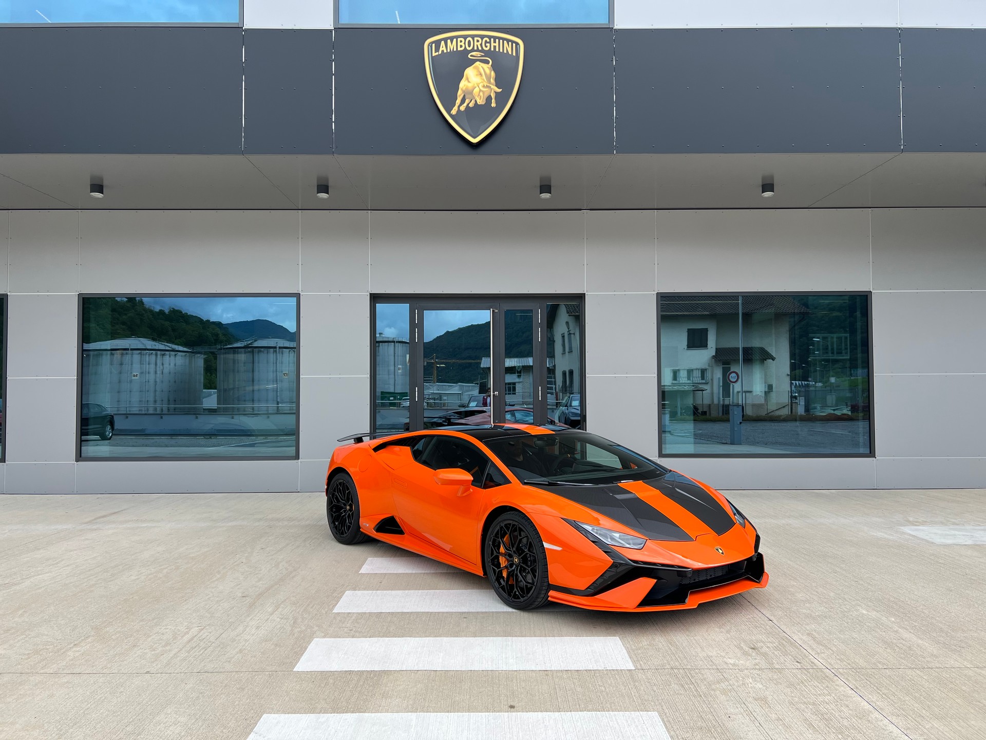 LAMBORGHINI Huracan Tecnica MY24 Selezione Certified Pre-Owned Certifications: 150-point check list Lamborghini Lugano