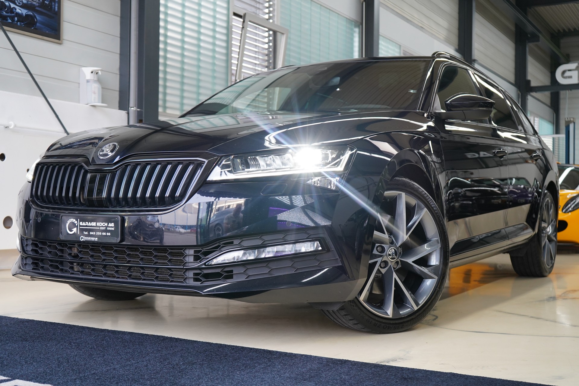 SKODA Superb Combi 2.0 TSI SportLine Plus 4x4 DSG-showroom-element-1