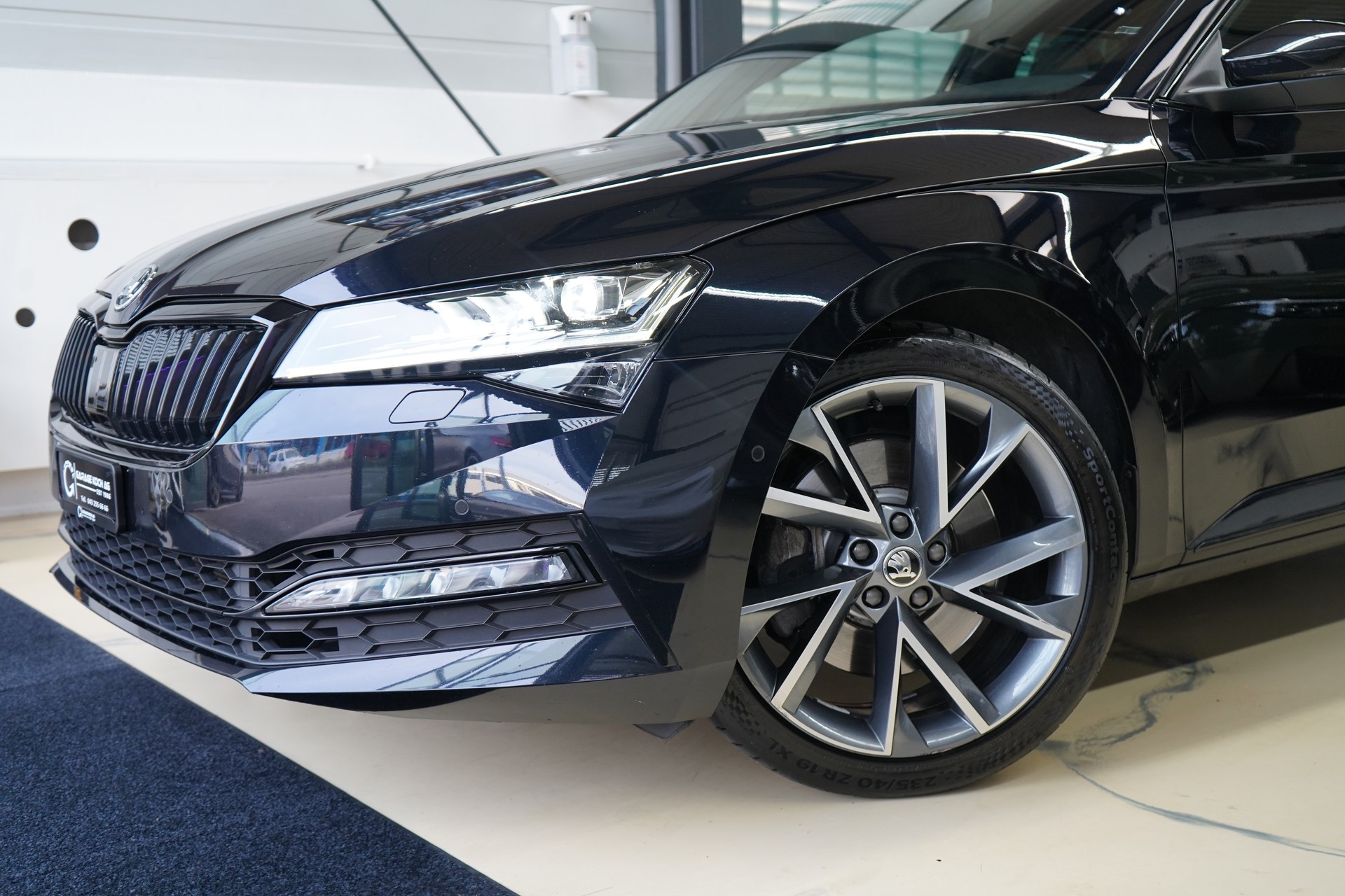 SKODA Superb Combi 2.0 TSI SportLine Plus 4x4 DSG-showroom-element-3