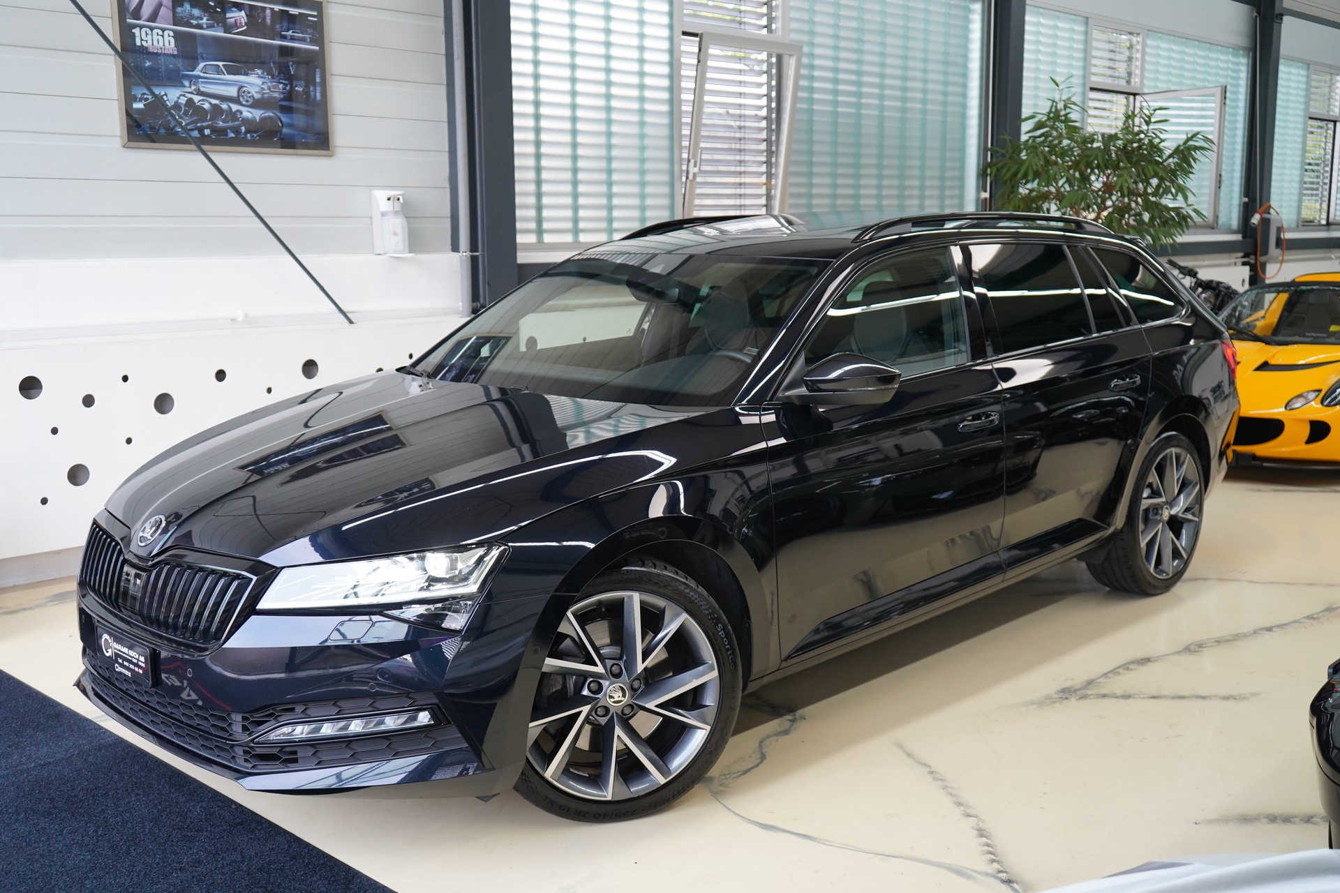 SKODA Superb Combi 2.0 TSI SportLine Plus 4x4 DSG-showroom-element-2