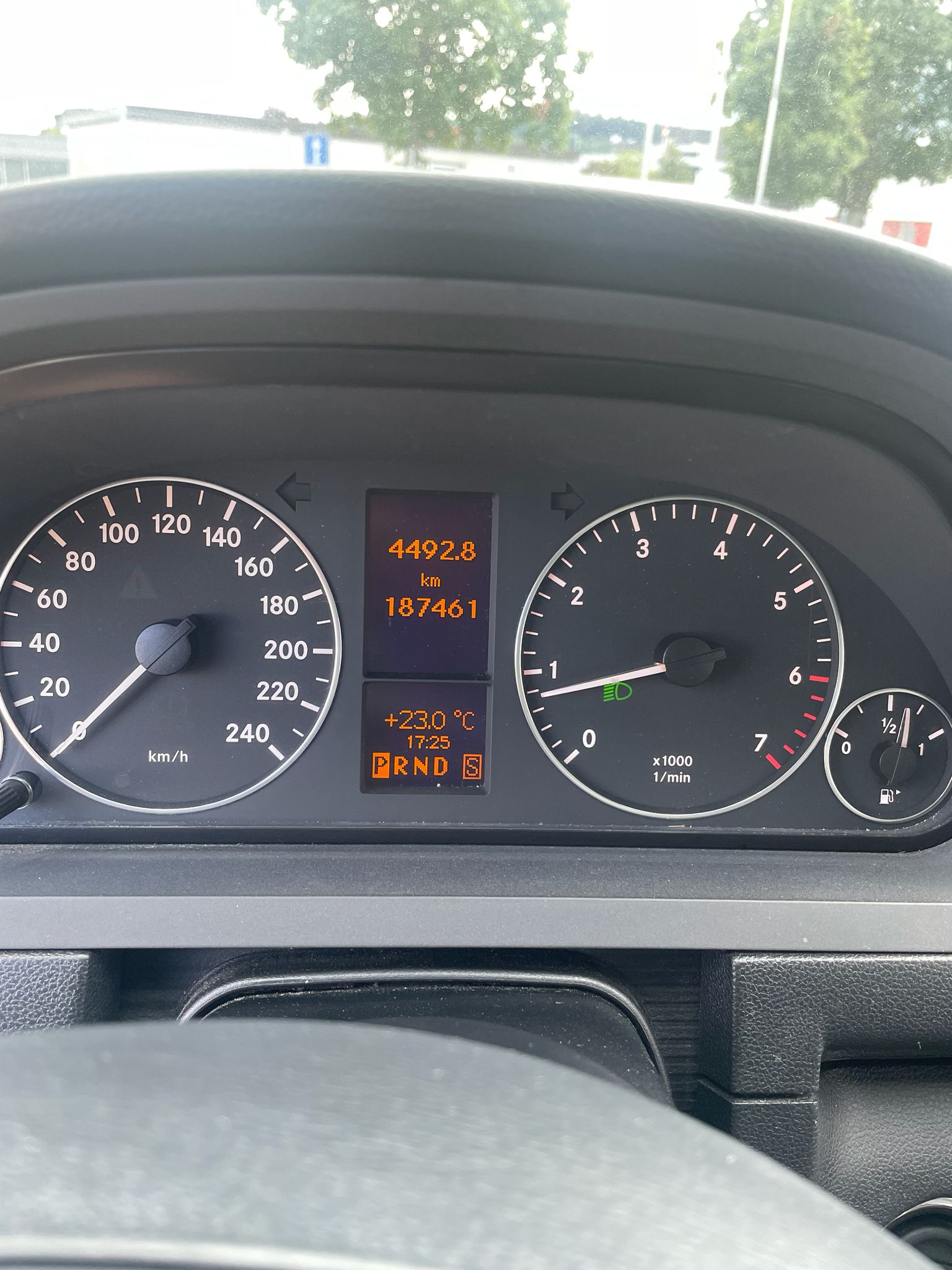MERCEDES-BENZ A 200 Avantgarde Autotronic-image-8