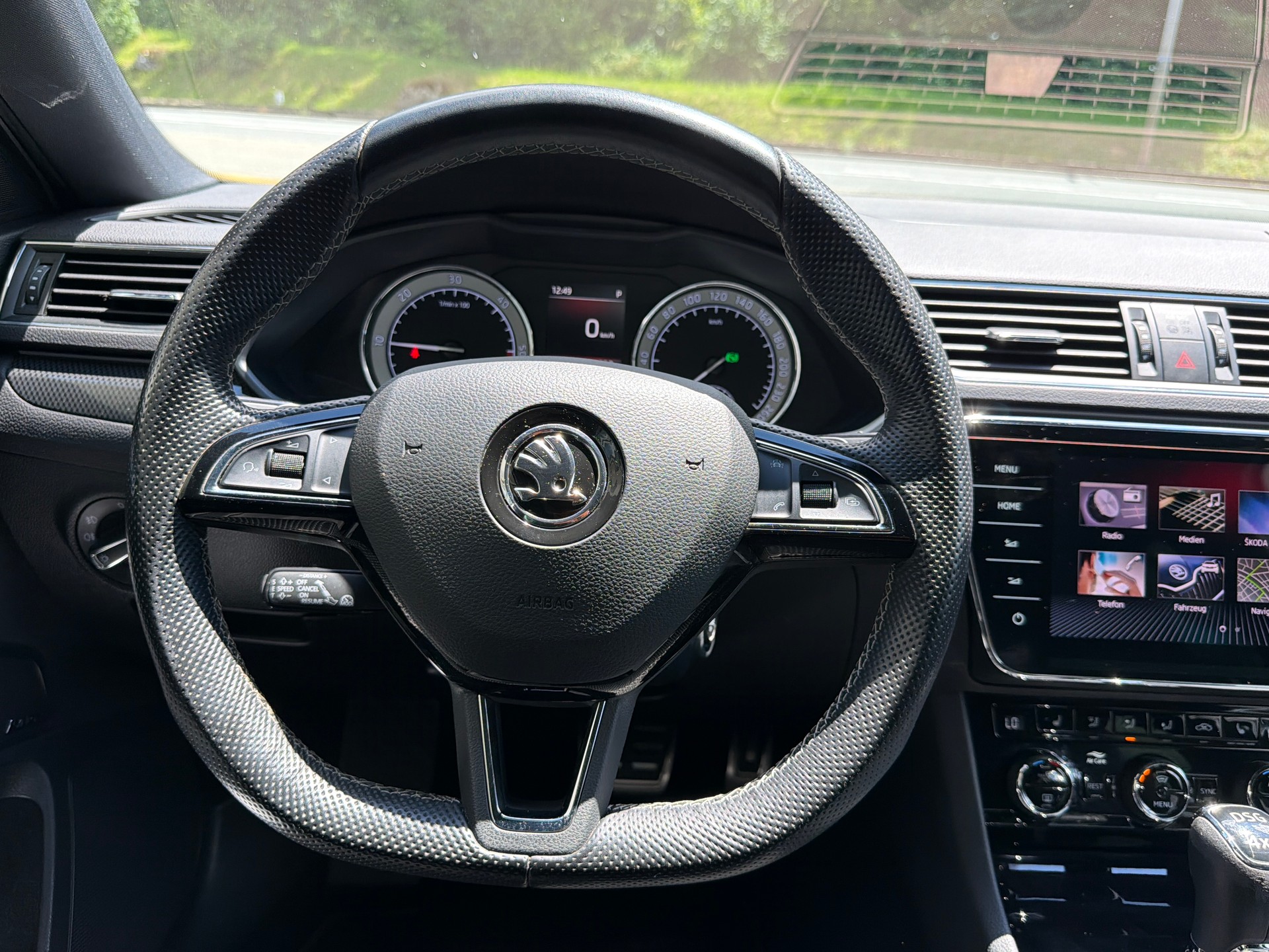 SKODA Superb Combi 2.0 TDi SportLine+ 4x4 DSG-image-13