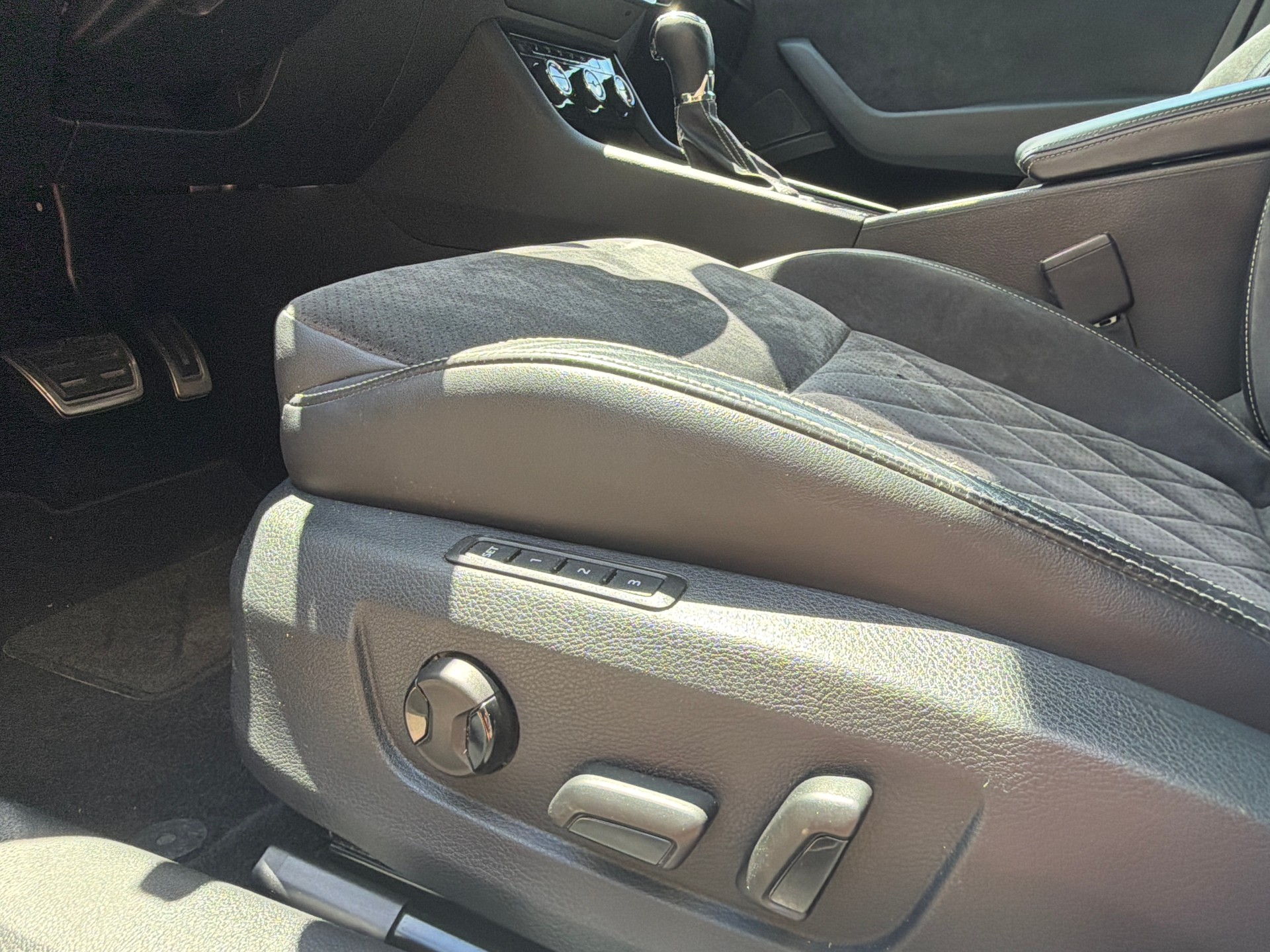 SKODA Superb Combi 2.0 TDi SportLine+ 4x4 DSG-image-10