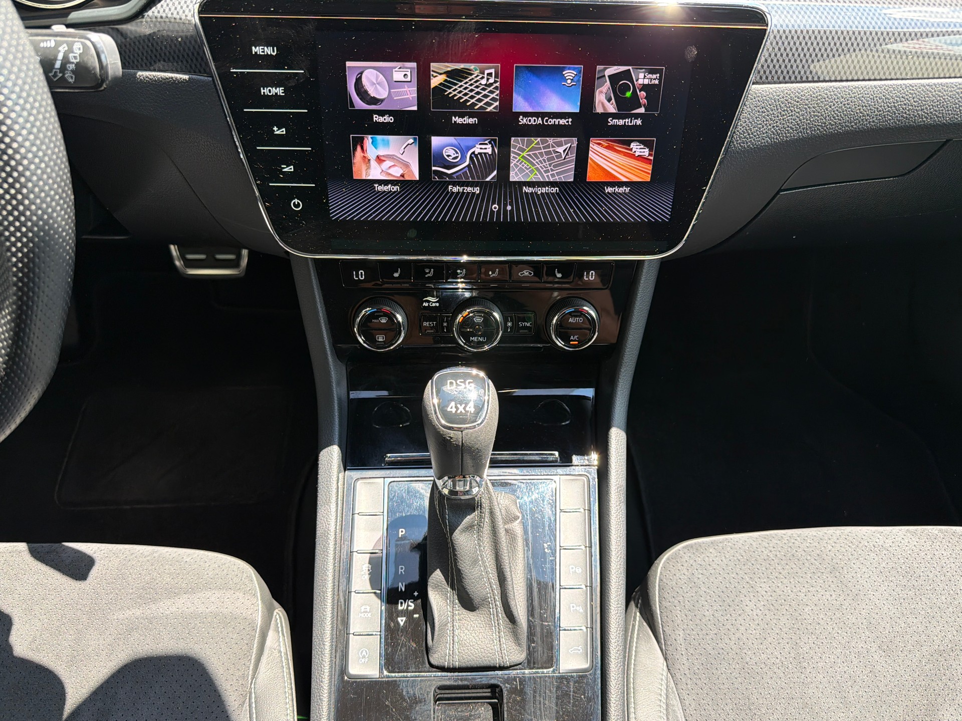 SKODA Superb Combi 2.0 TDi SportLine+ 4x4 DSG-image-14