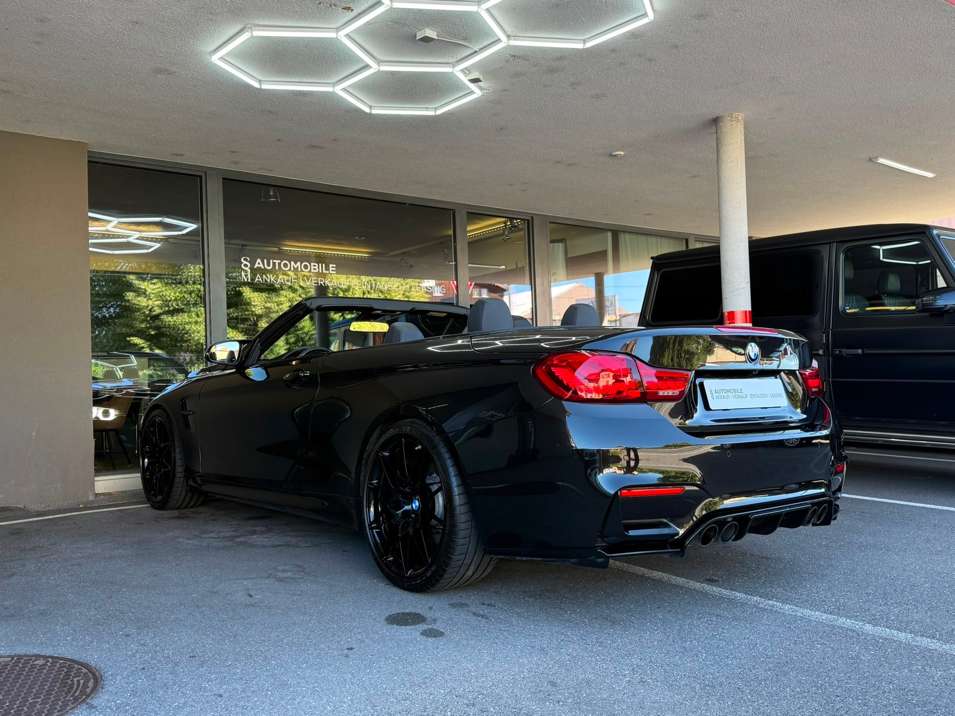 BMW M4 Cabriolet Competition *Citrenschwarz met* *Harman/Kardon* *Surround View*DKG-image-6