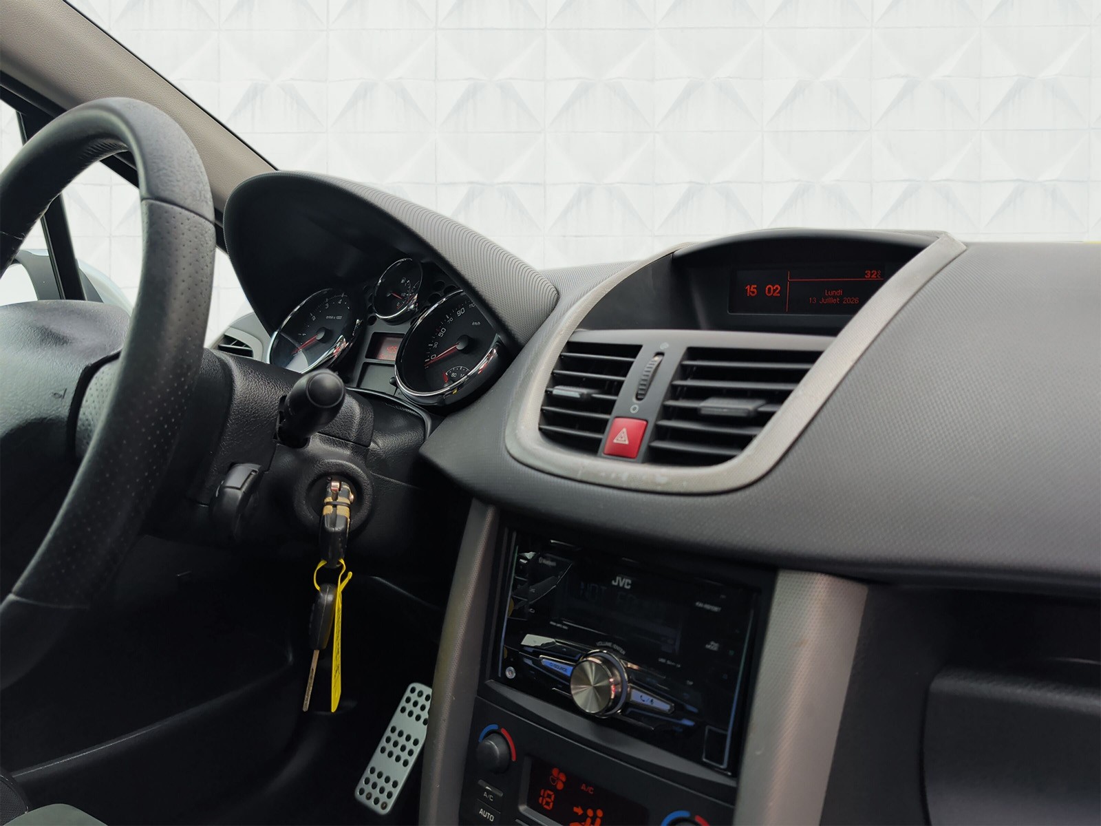 PEUGEOT 207 1.6 16V Turbo GTi-image-9
