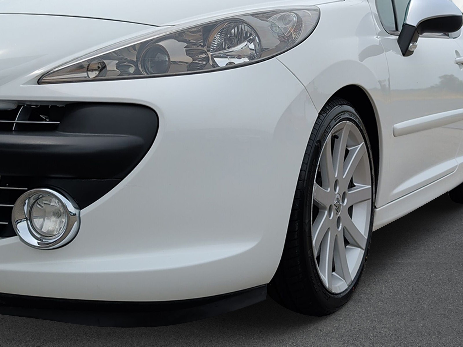 PEUGEOT 207 1.6 16V Turbo GTi-image-5