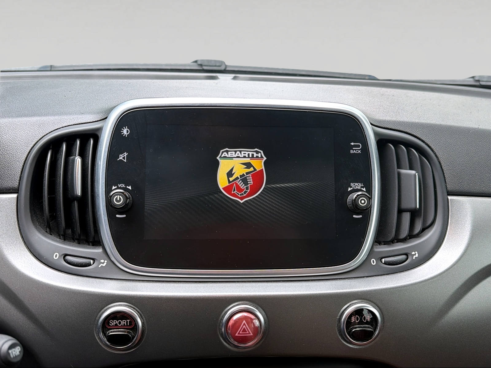FIAT 595 1.4 16V Turbo Abarth Turismo Dualogic-image-9
