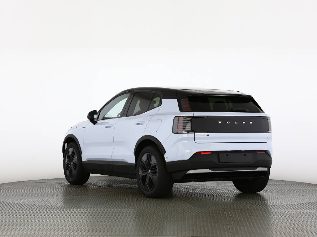 VOLVO EX 30 Cross Country P8 Ultra AWD-image-9