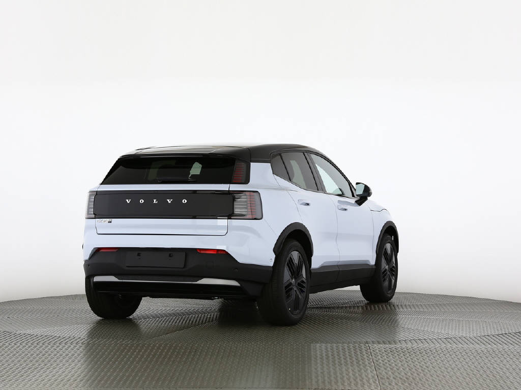 VOLVO EX 30 Cross Country P8 Ultra AWD-image-12