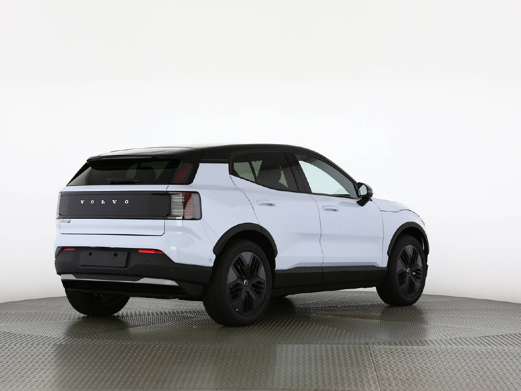 VOLVO EX 30 Cross Country P8 Ultra AWD-image-13