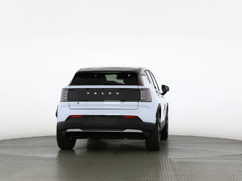 VOLVO EX 30 Cross Country P8 Ultra AWD-image-11