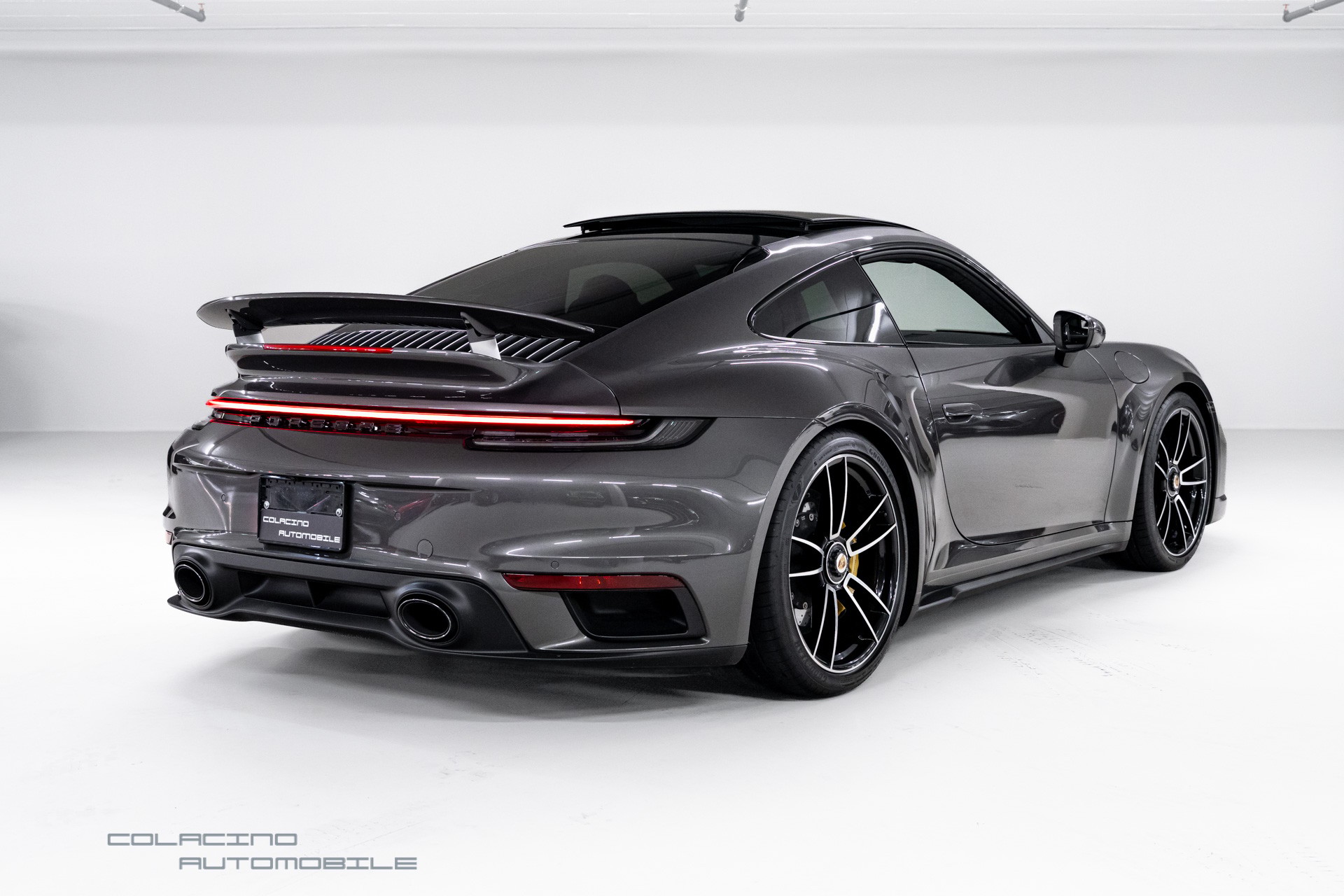 PORSCHE 911 Turbo S PDK-showroom-element-1