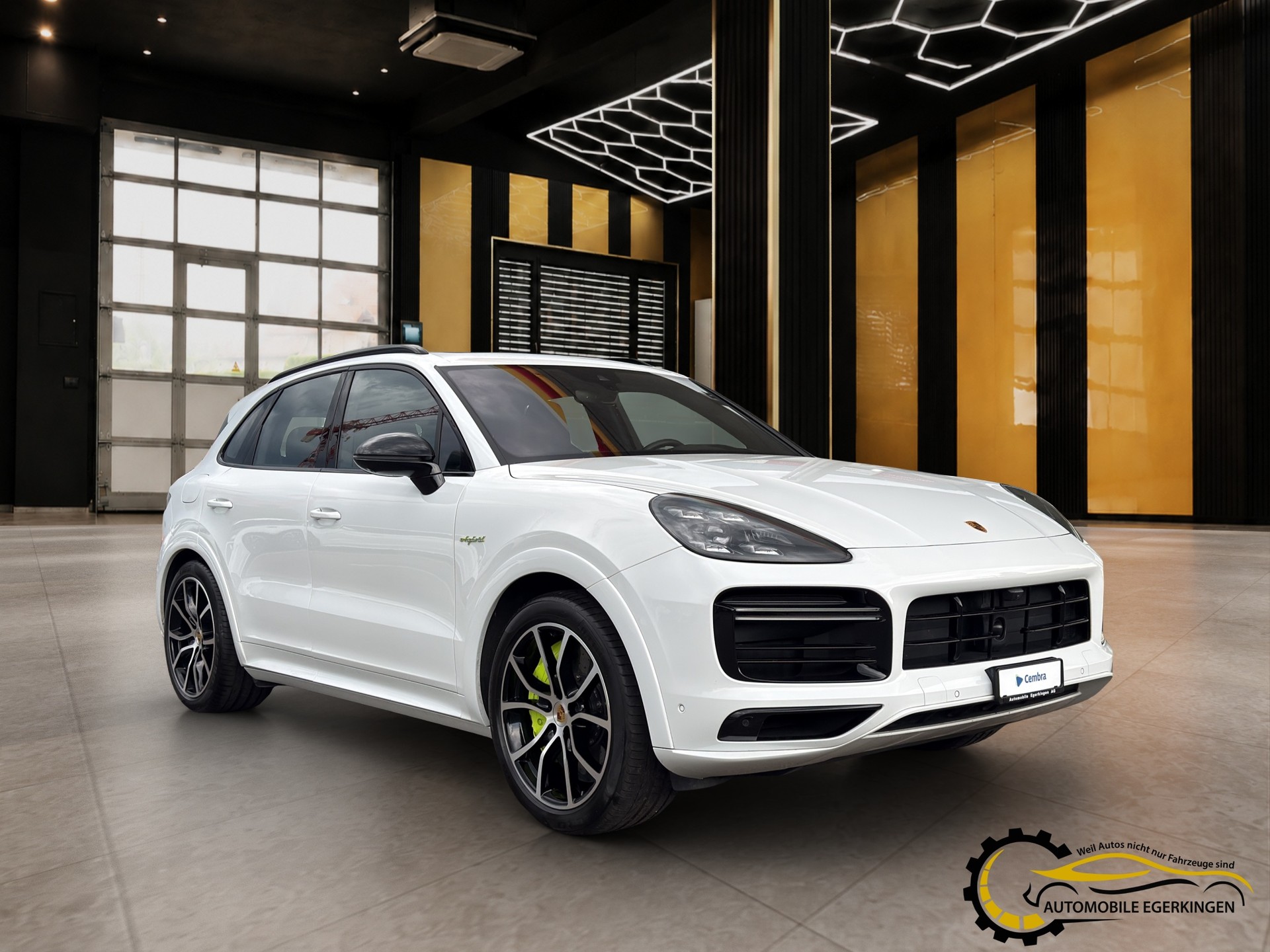 PORSCHE Cayenne 4.0 V8 Turbo S E-Hybrid-showroom-element-2