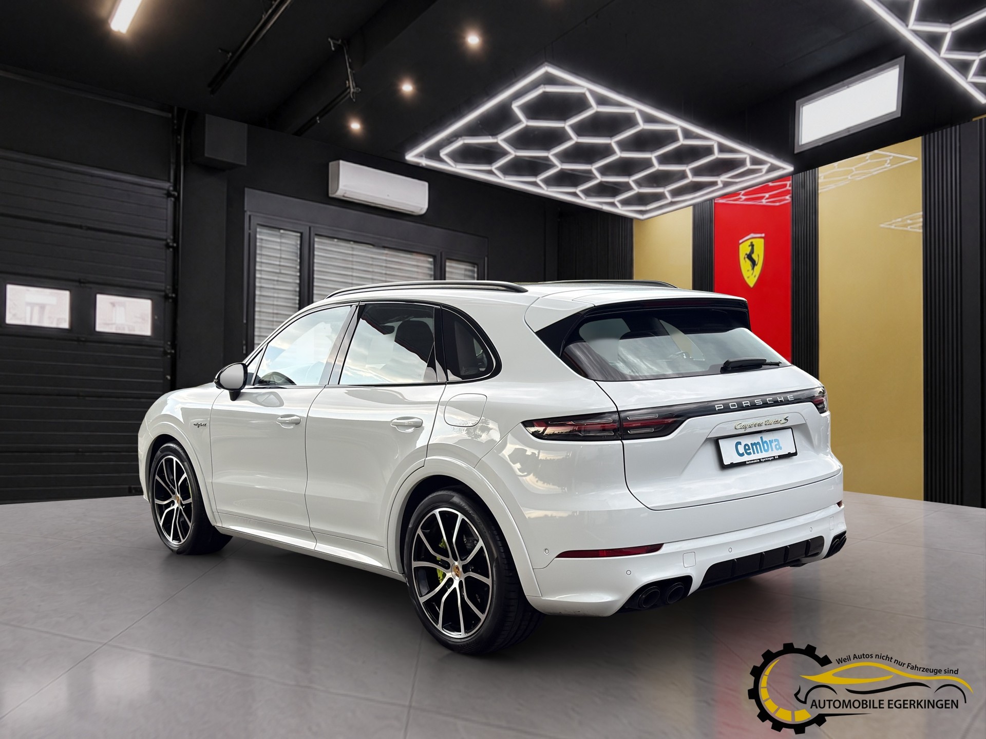 PORSCHE Cayenne 4.0 V8 Turbo S E-Hybrid-image-6
