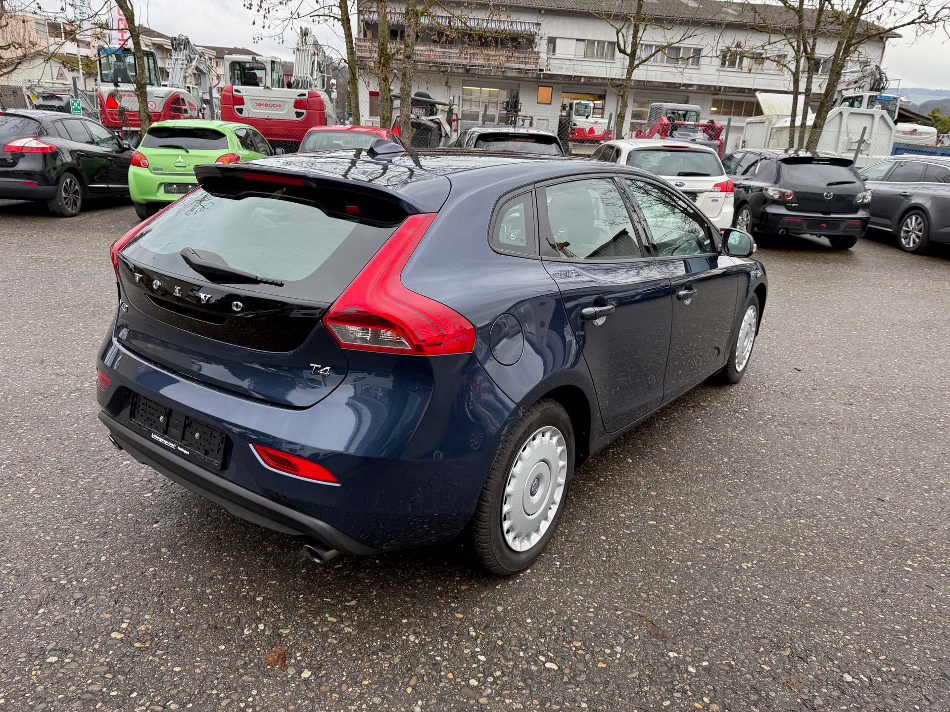 VOLVO V40 T4 Powershift-showroom-element-2