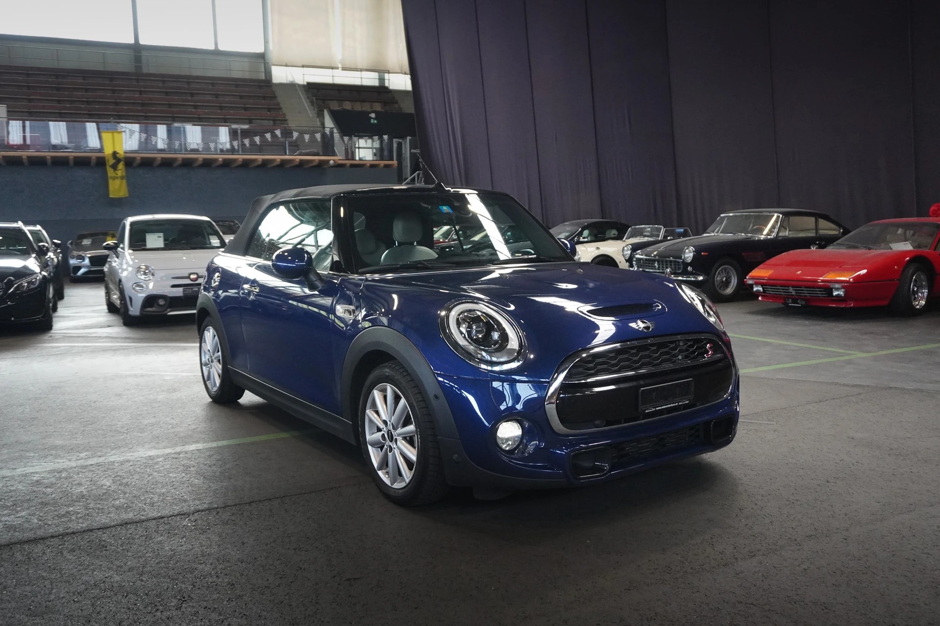 MINI Cooper S Cabriolet Steptronic-showroom-element-1