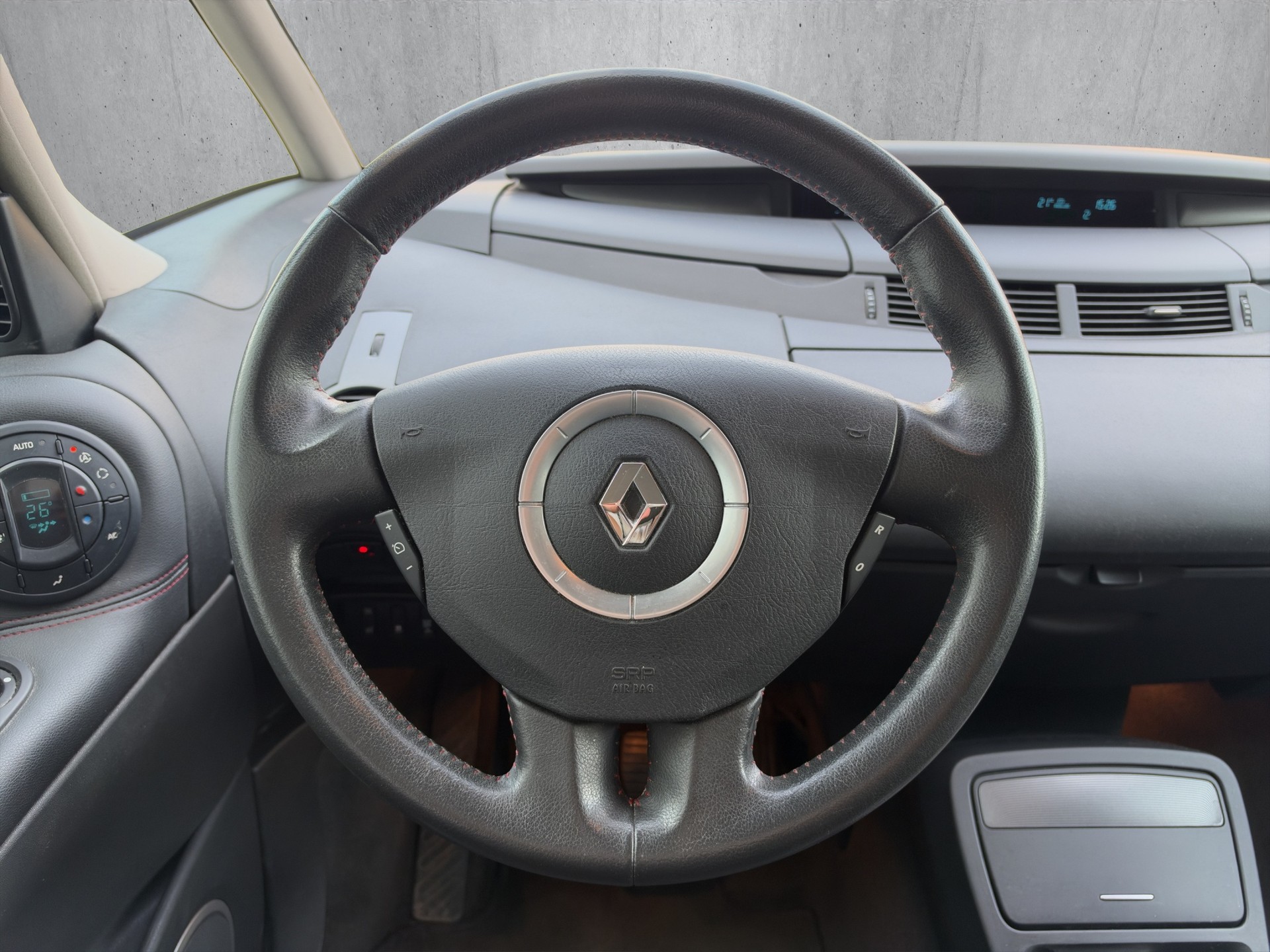 RENAULT Espace 2.0 dCi Swiss Edition-image-13