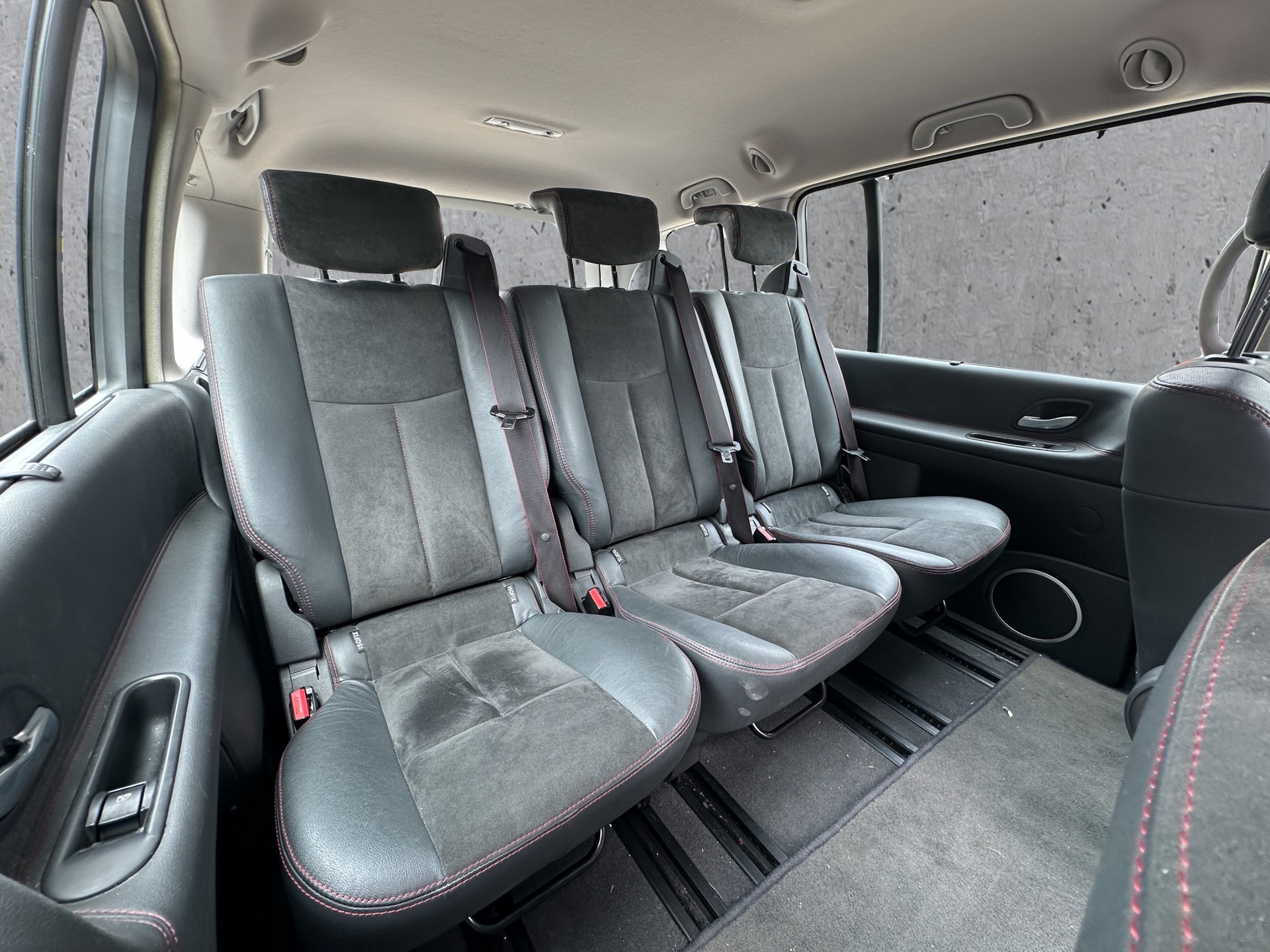 RENAULT Espace 2.0 dCi Swiss Edition-image-12