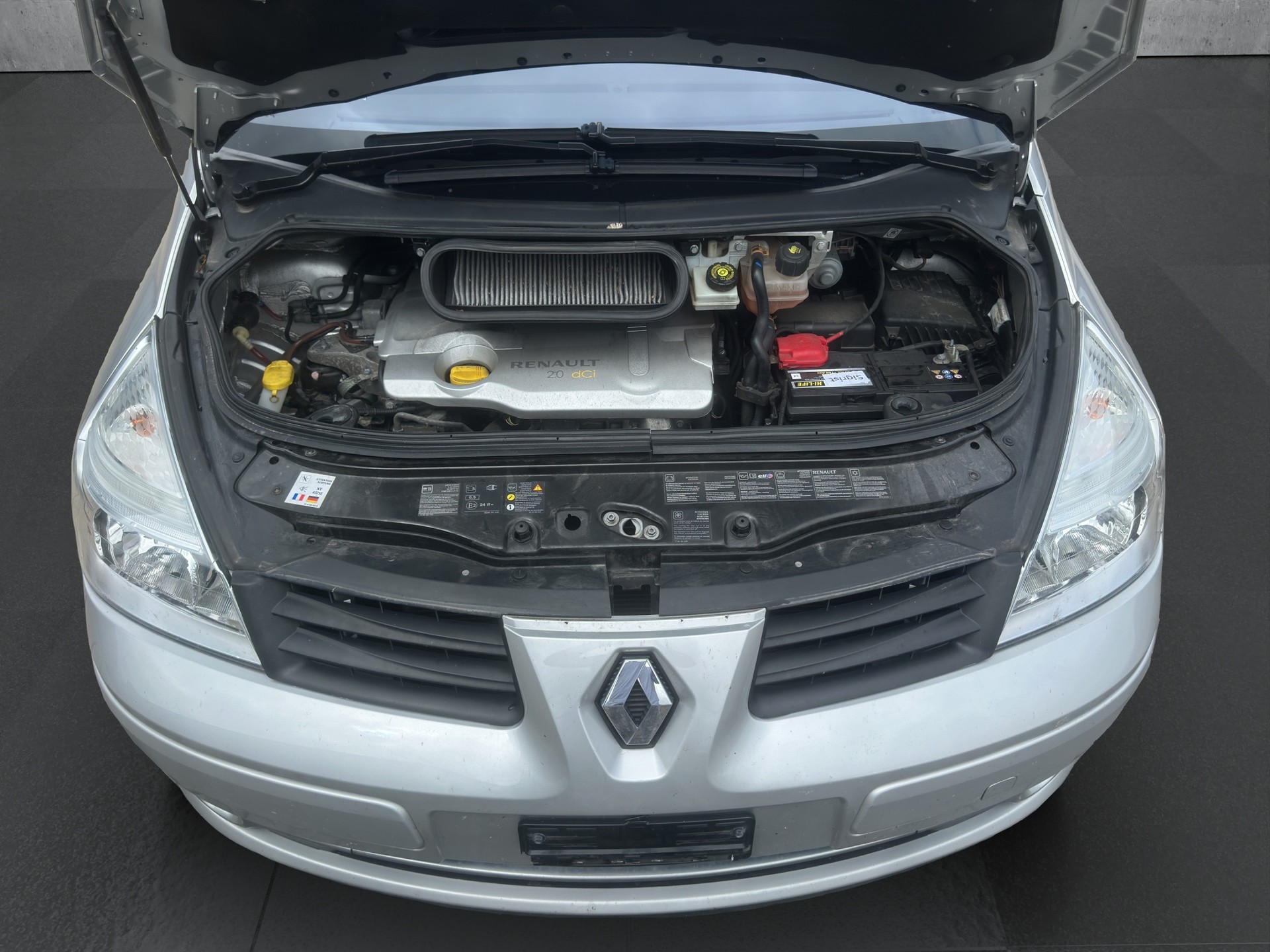 RENAULT Espace 2.0 dCi Swiss Edition-image-15