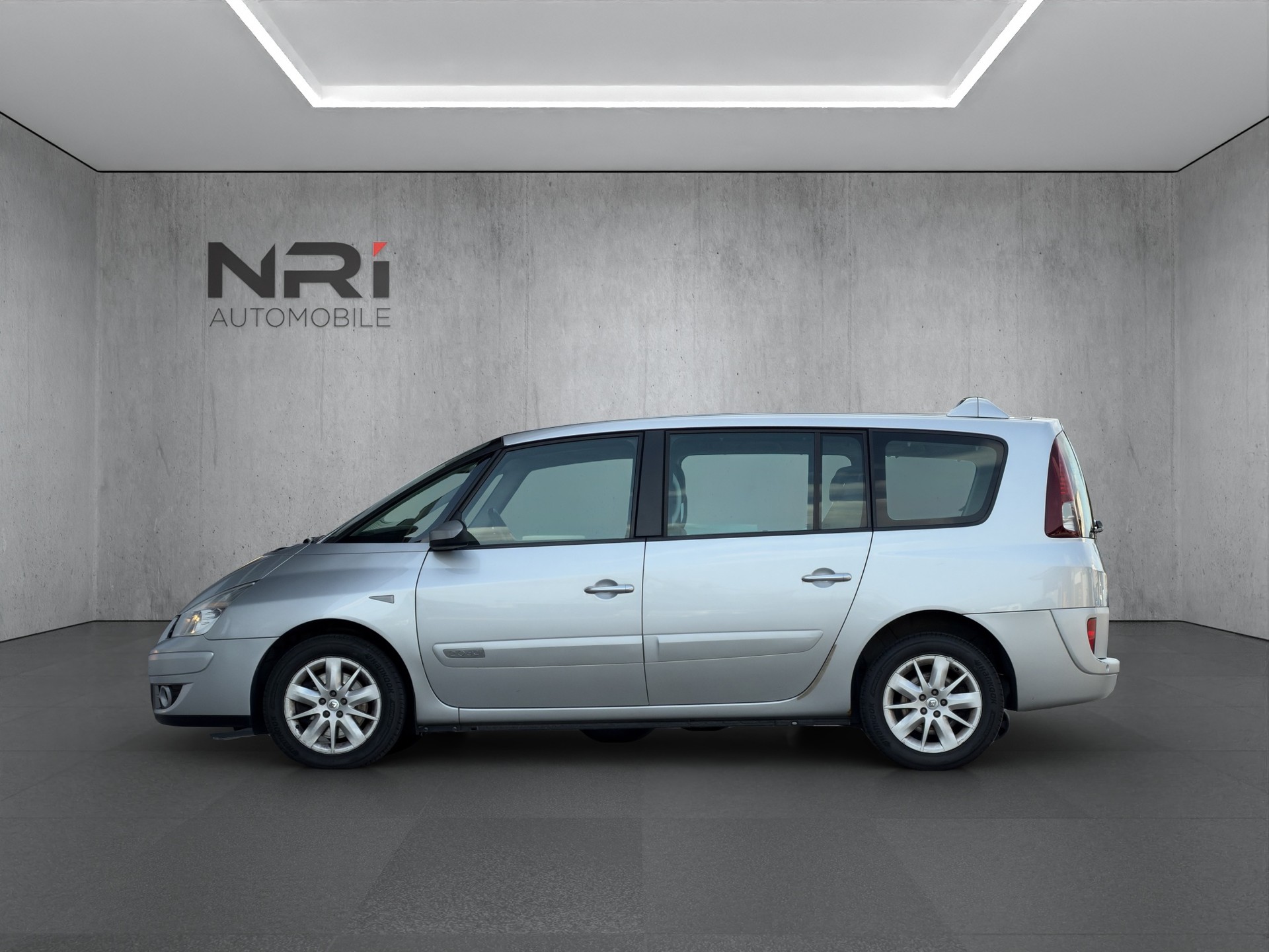 RENAULT Espace 2.0 dCi Swiss Edition-image-7