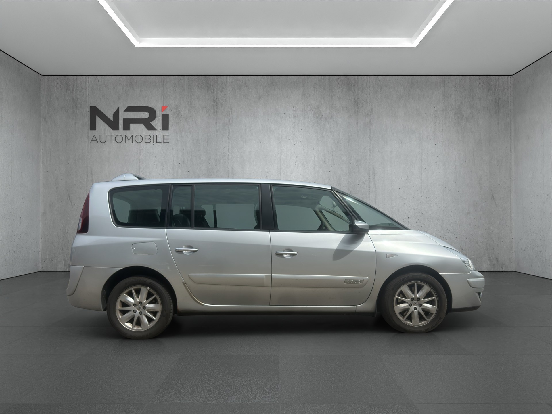 RENAULT Espace 2.0 dCi Swiss Edition-showroom-element-3