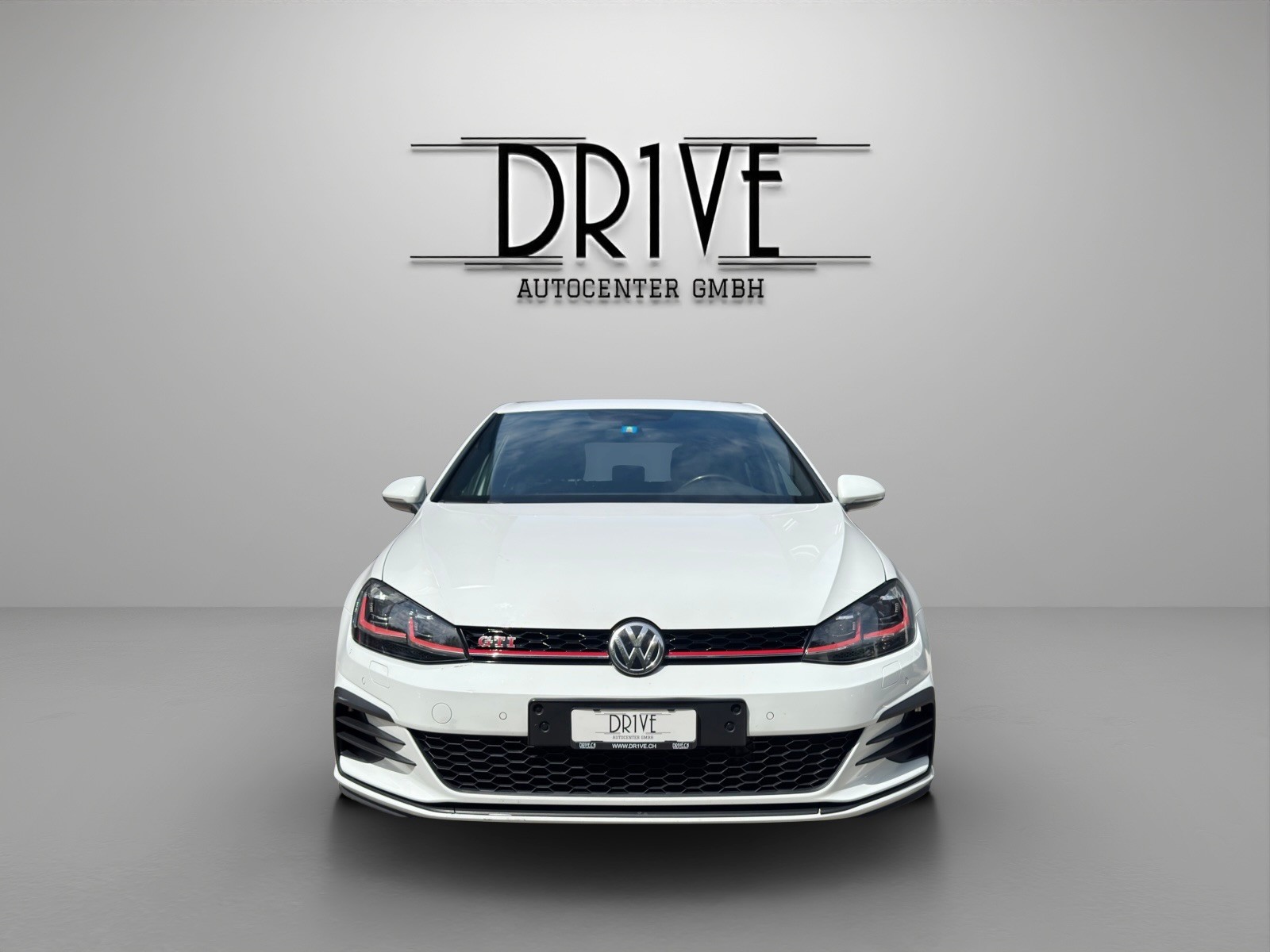 VW Golf 2.0 TSI GTI Performance DSG-showroom-element-1