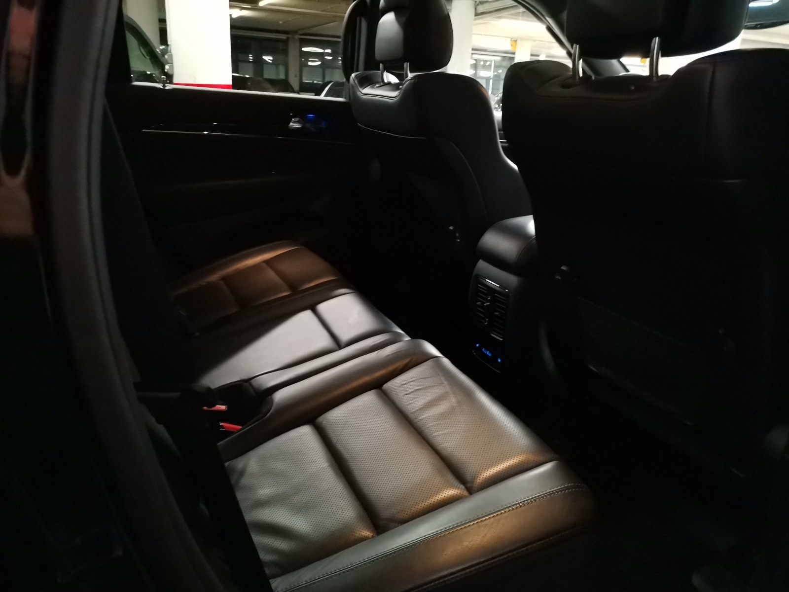 JEEP Grand Cherokee 3.0 CRD 250 Overland-image-9