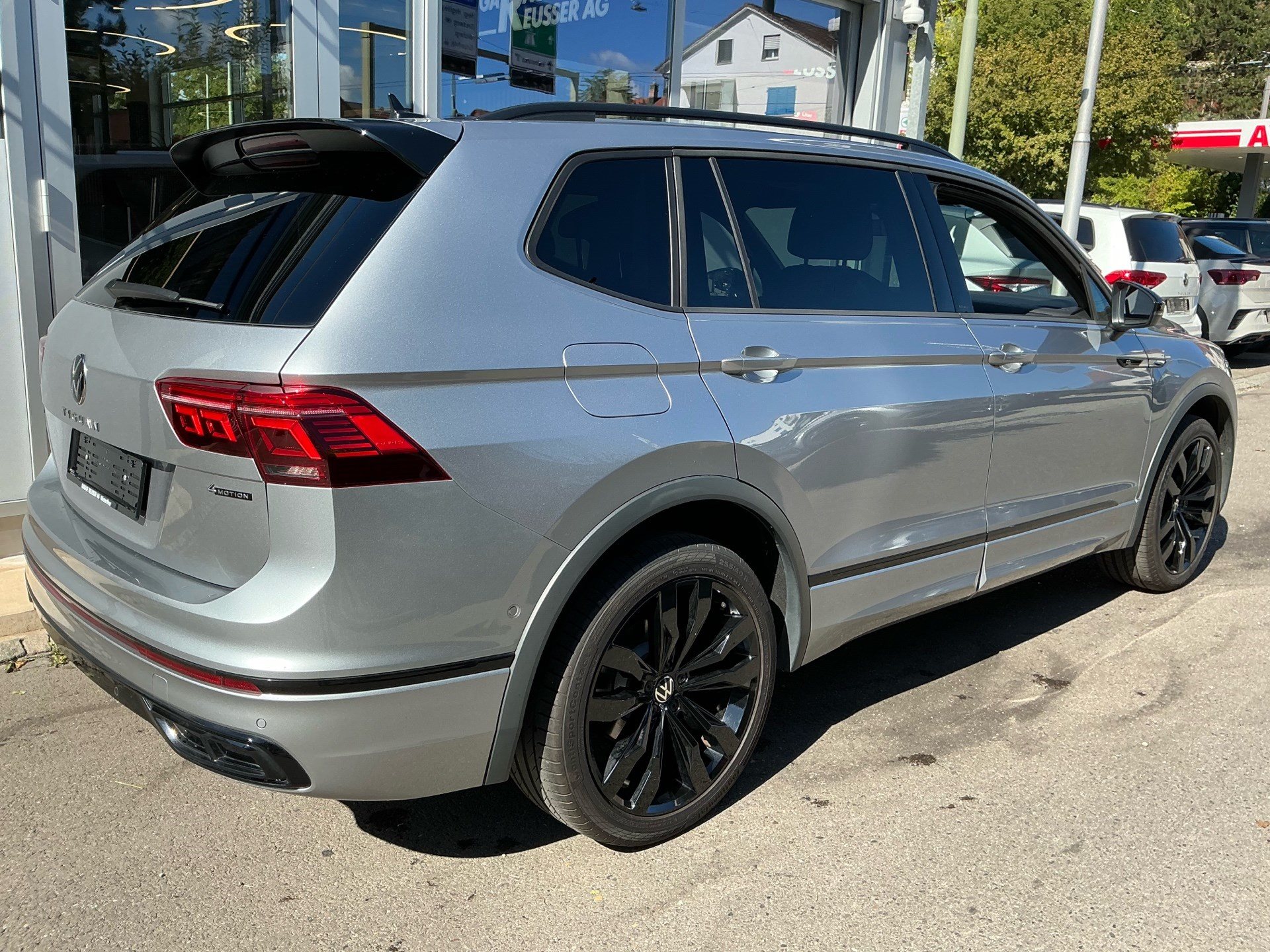 VW Tiguan Allspace R-Line 4Motion-showroom-element-3