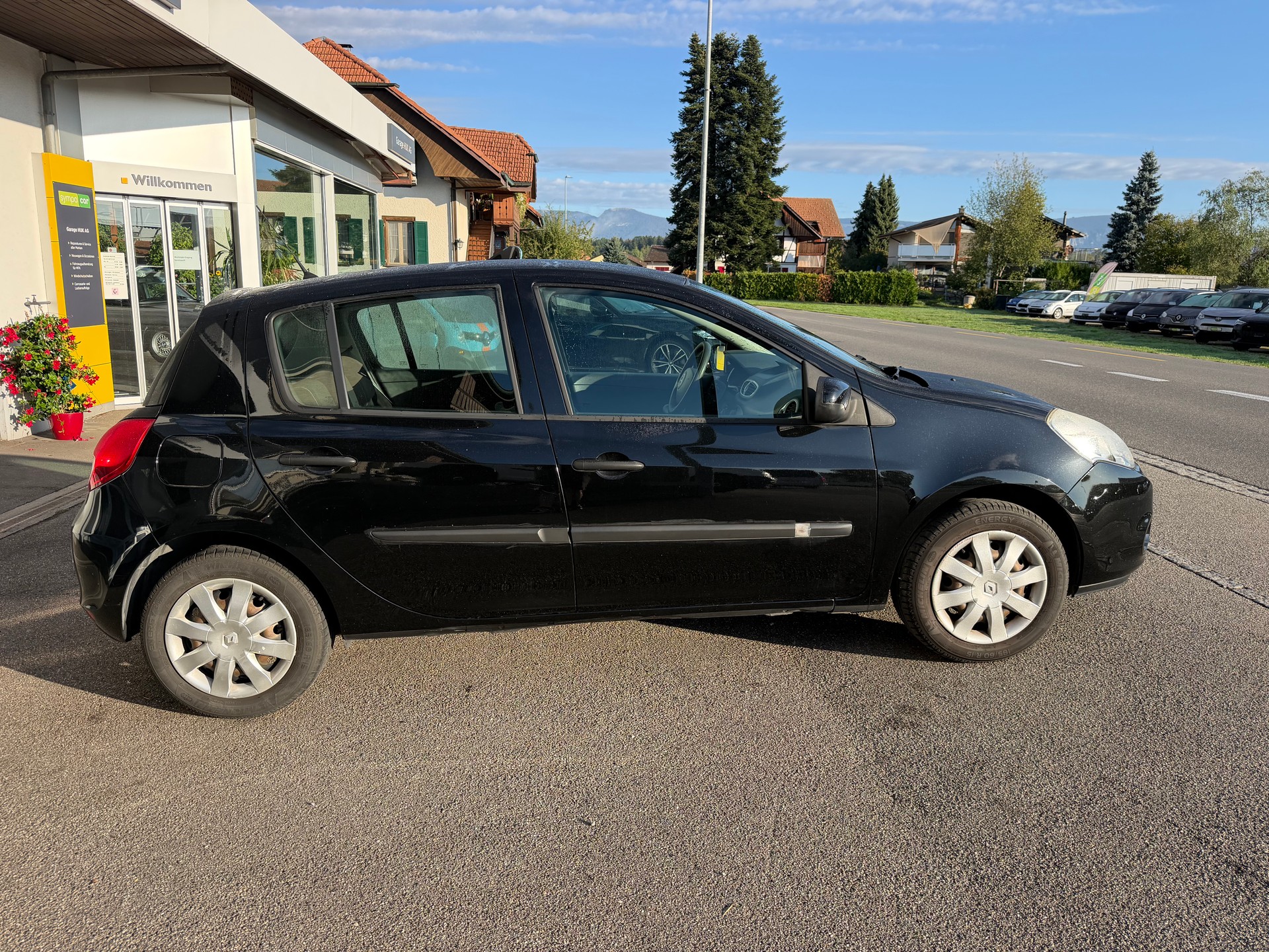 RENAULT Clio 1.2 16V Yahoo+++ANHÄNGERKUPPLUNG 1200KG+++-showroom-element-3