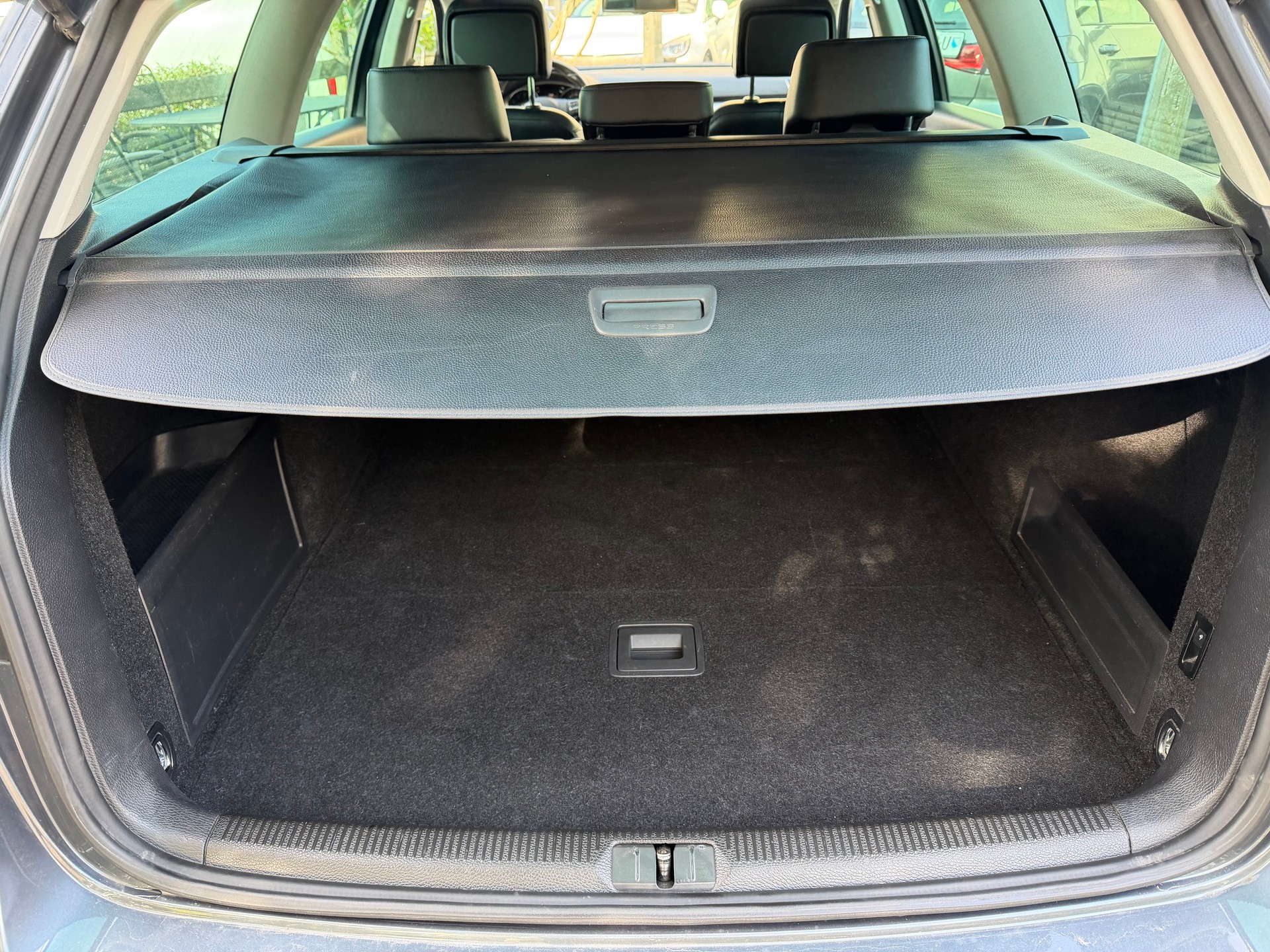 VW Passat Variant 3.6 FSI Highline 4Motion DSG-image-10