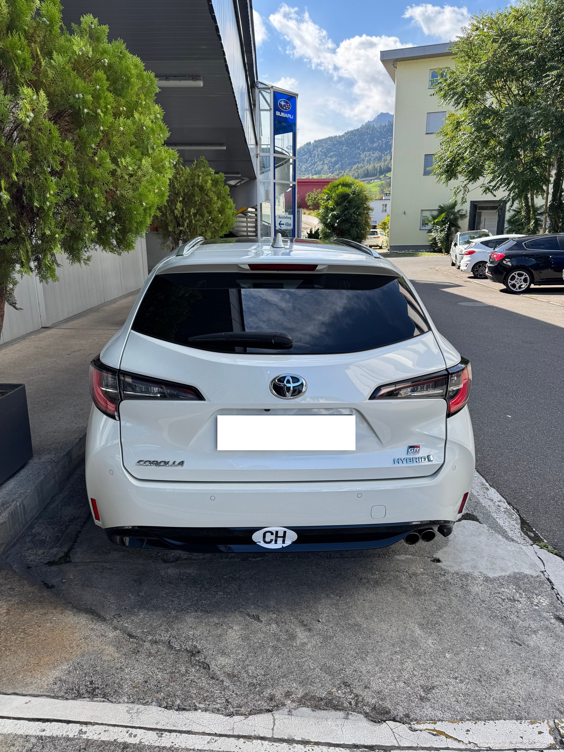 TOYOTA Corolla Touring Sports 2.0 HSD GR-S e-CVT-showroom-element-3